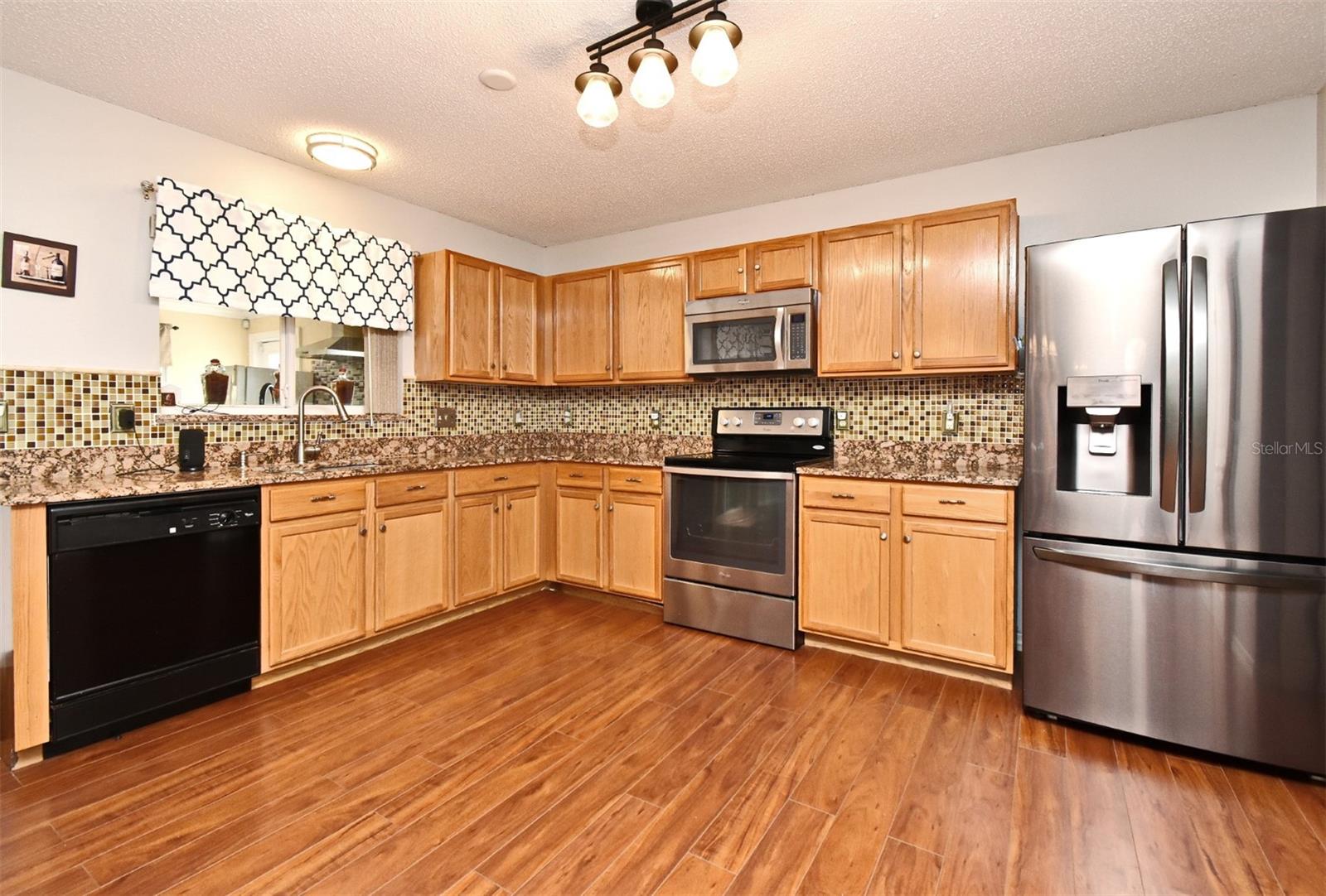 Image 6 of 43 For 7407 Country Run Parkway