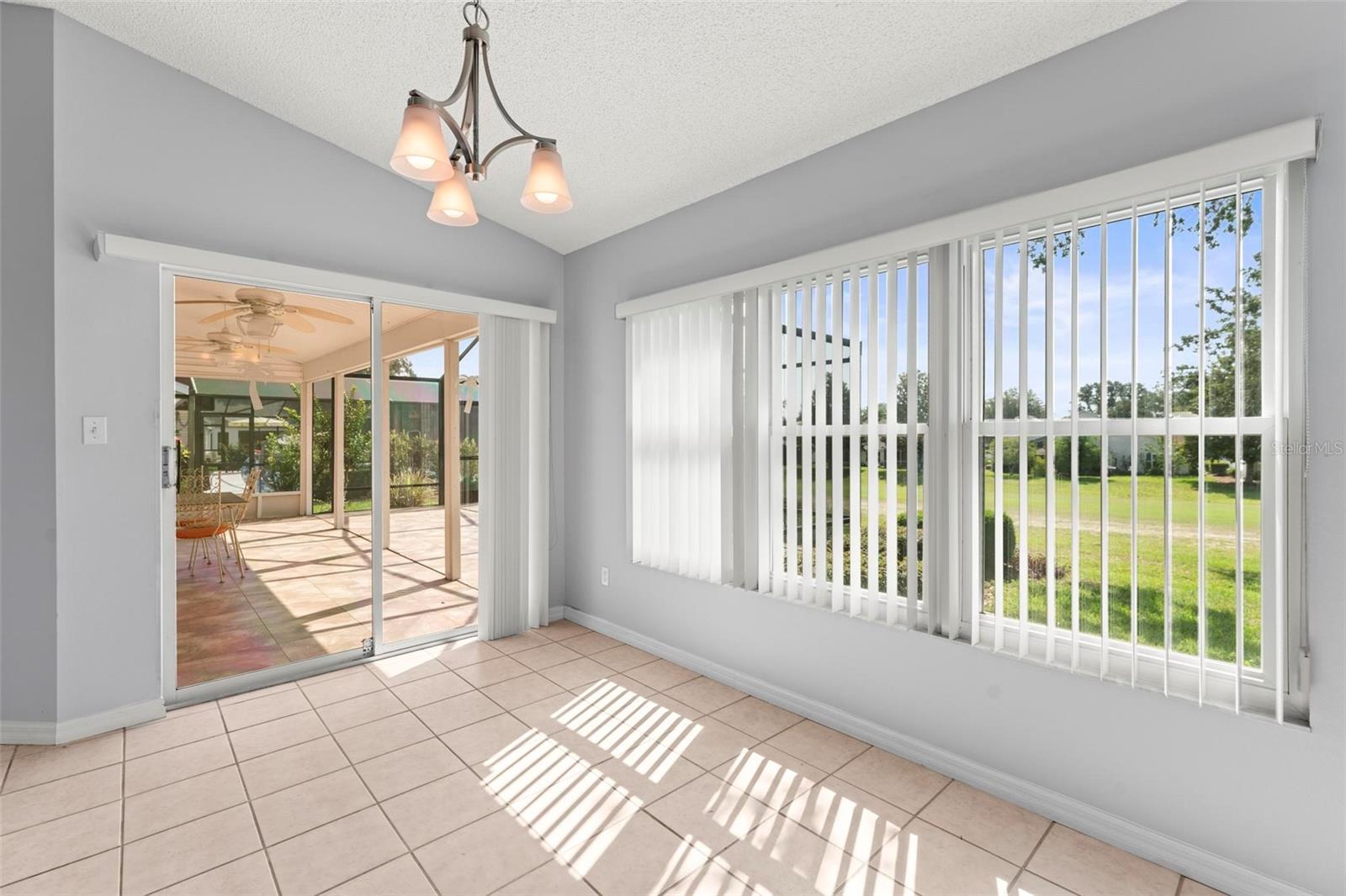 Image 5 of 16 For 25316 Crestwater Drive