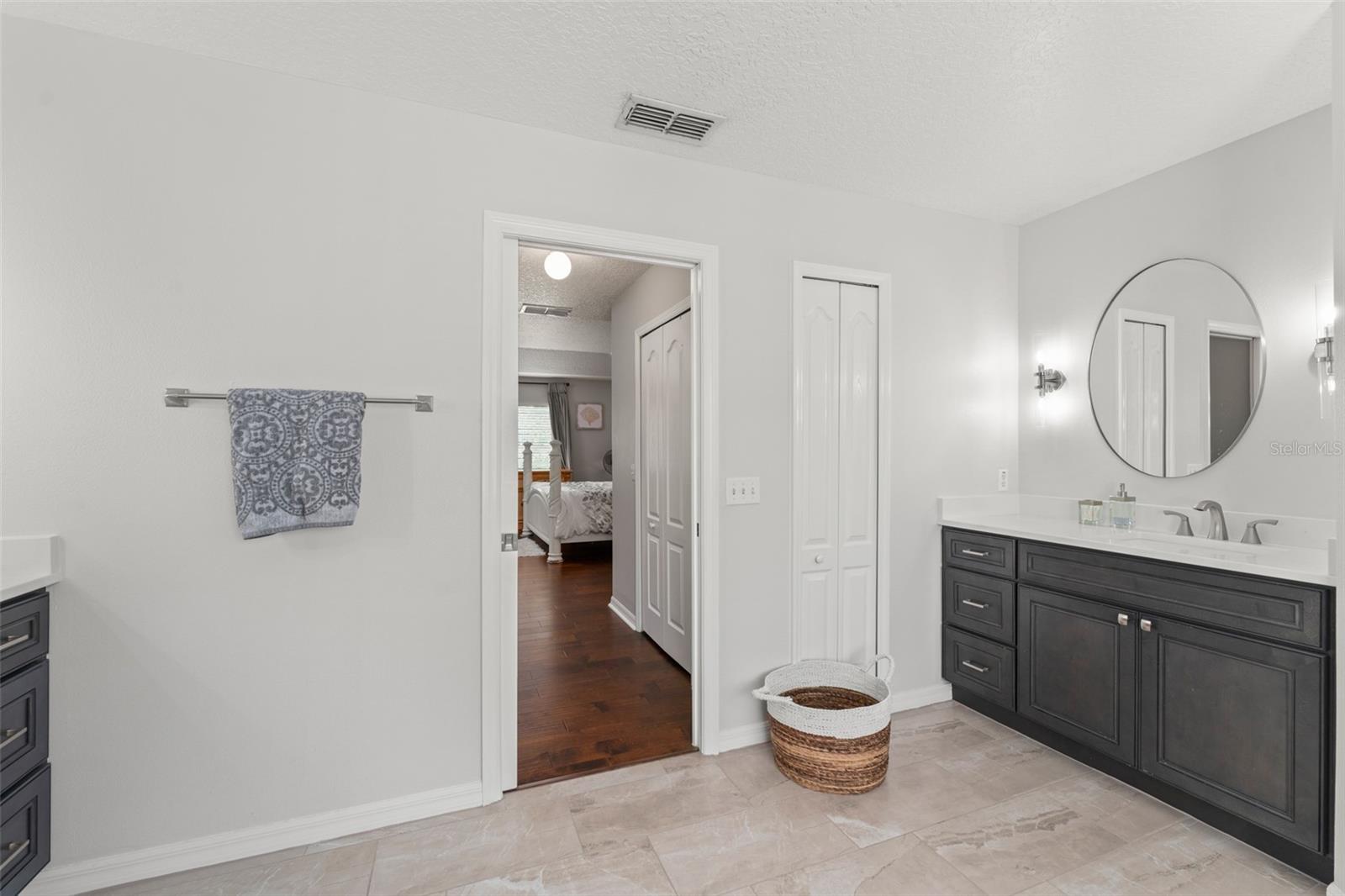 Image 33 of 40 For 2644 Slagrove Court