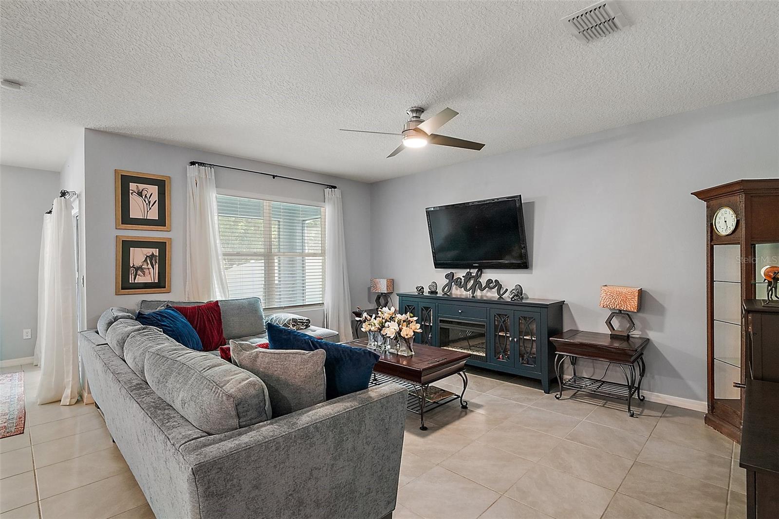 Image 12 of 27 For 6768 Coral Berry Dr