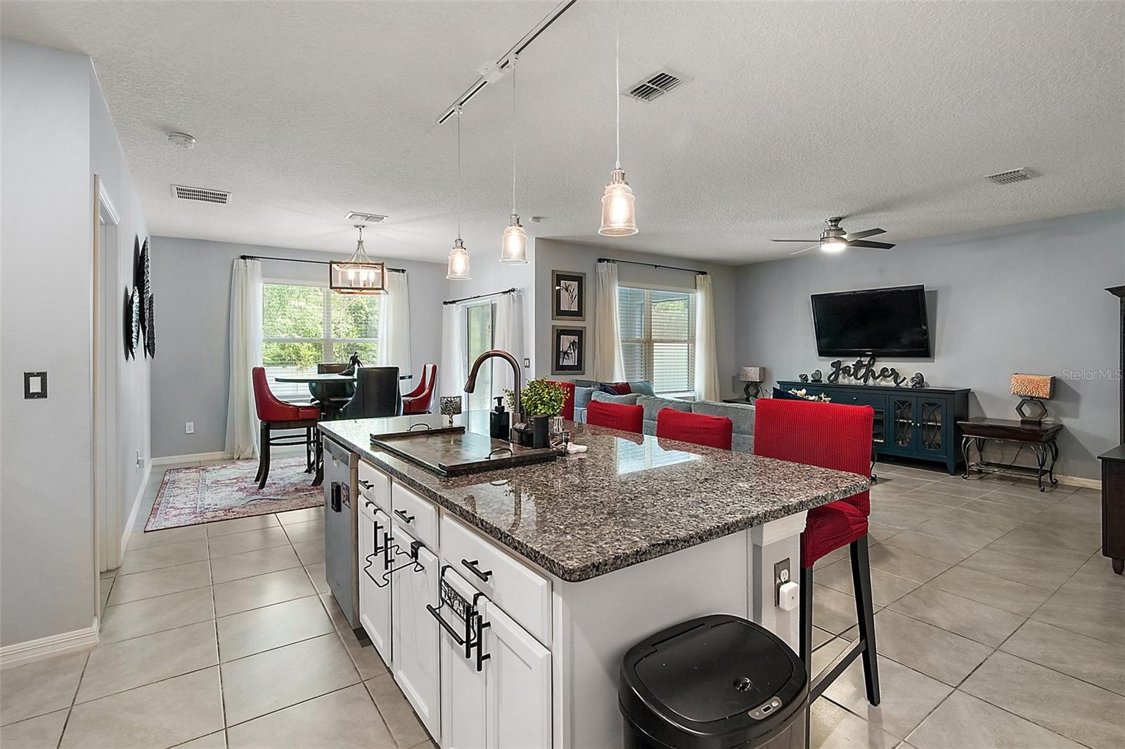 Image 5 of 27 For 6768 Coral Berry Dr