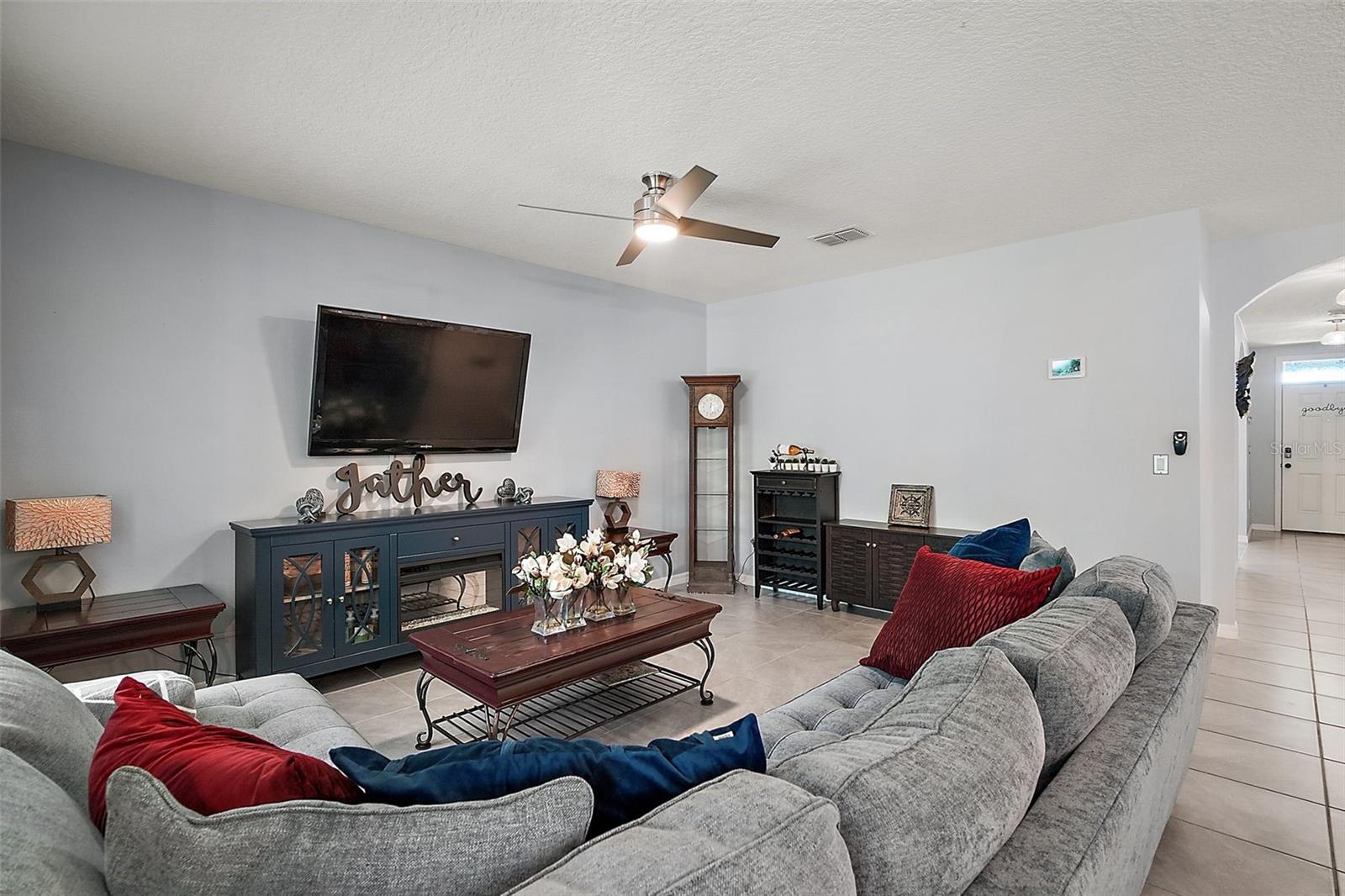 Image 9 of 27 For 6768 Coral Berry Dr