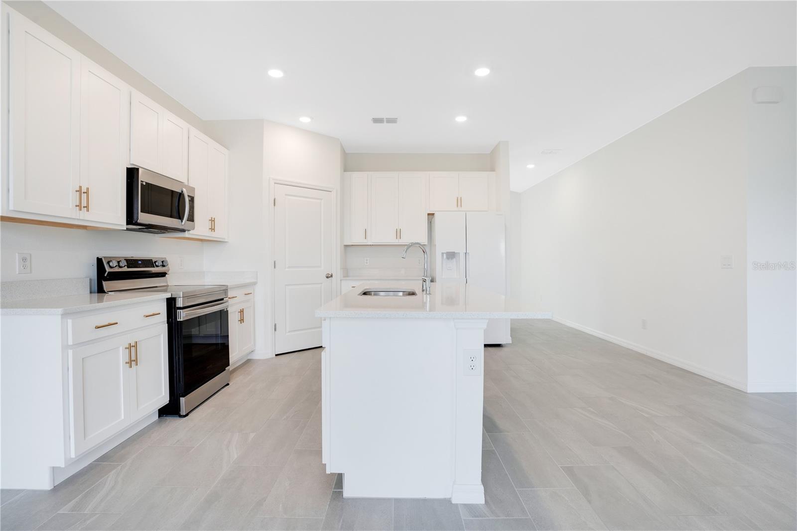 Image 7 of 37 For 2170 Derwent Drive