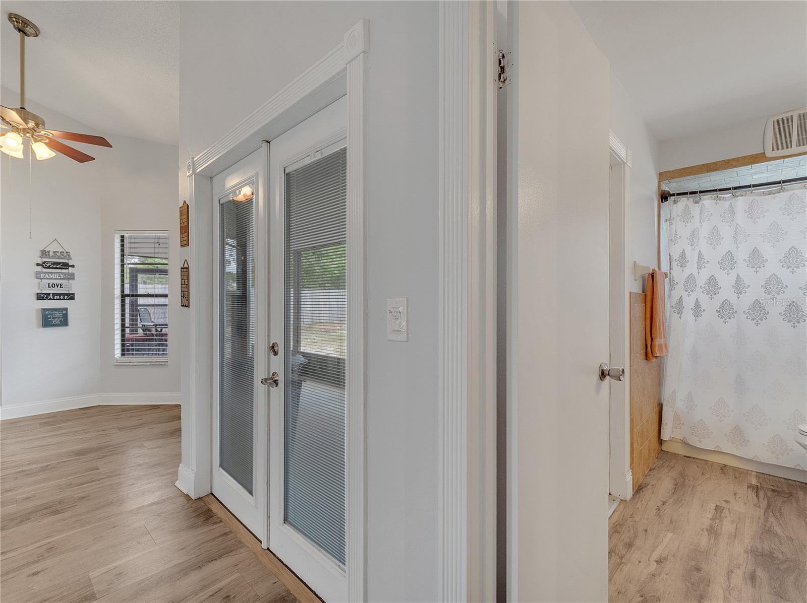 Image 19 of 48 For 2317 Clearwater Drive