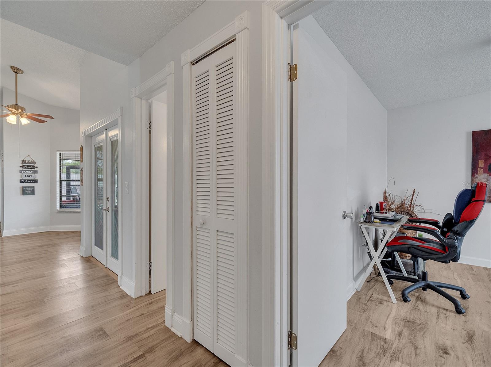 Image 21 of 48 For 2317 Clearwater Drive