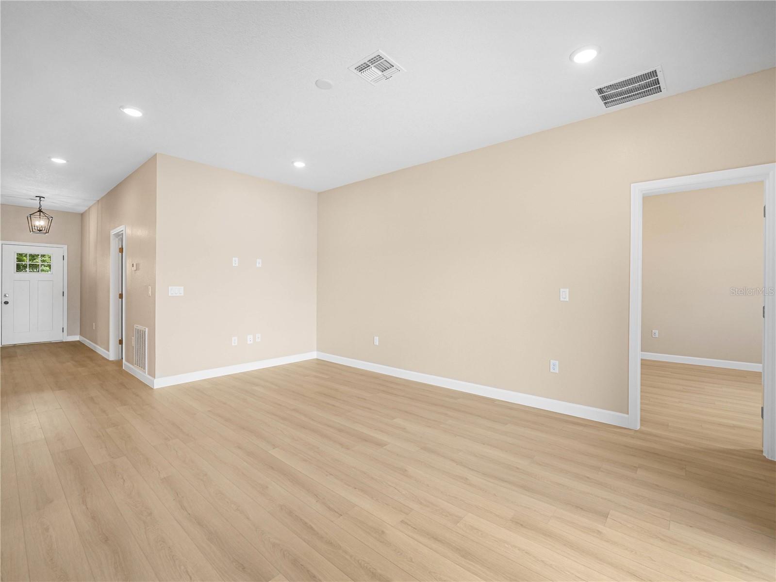 Image 15 of 34 For 7833 Granada Road