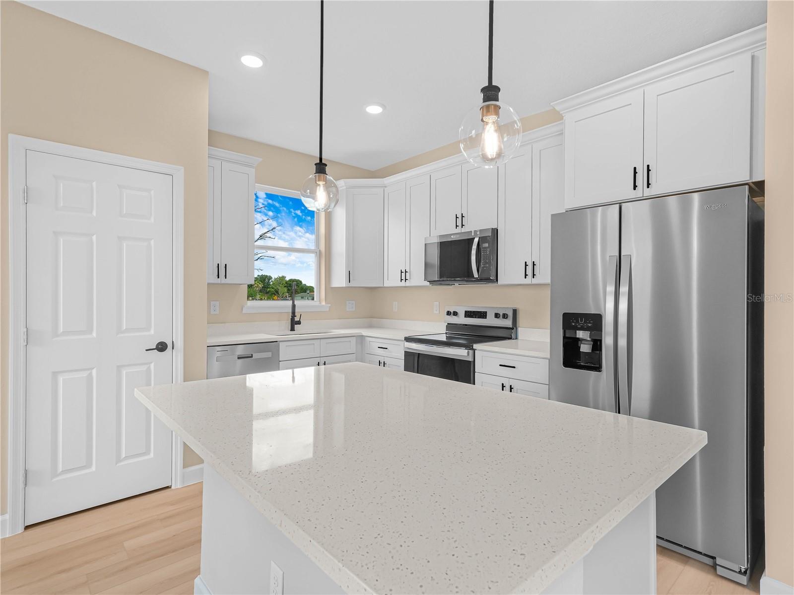 Image 19 of 34 For 7833 Granada Road