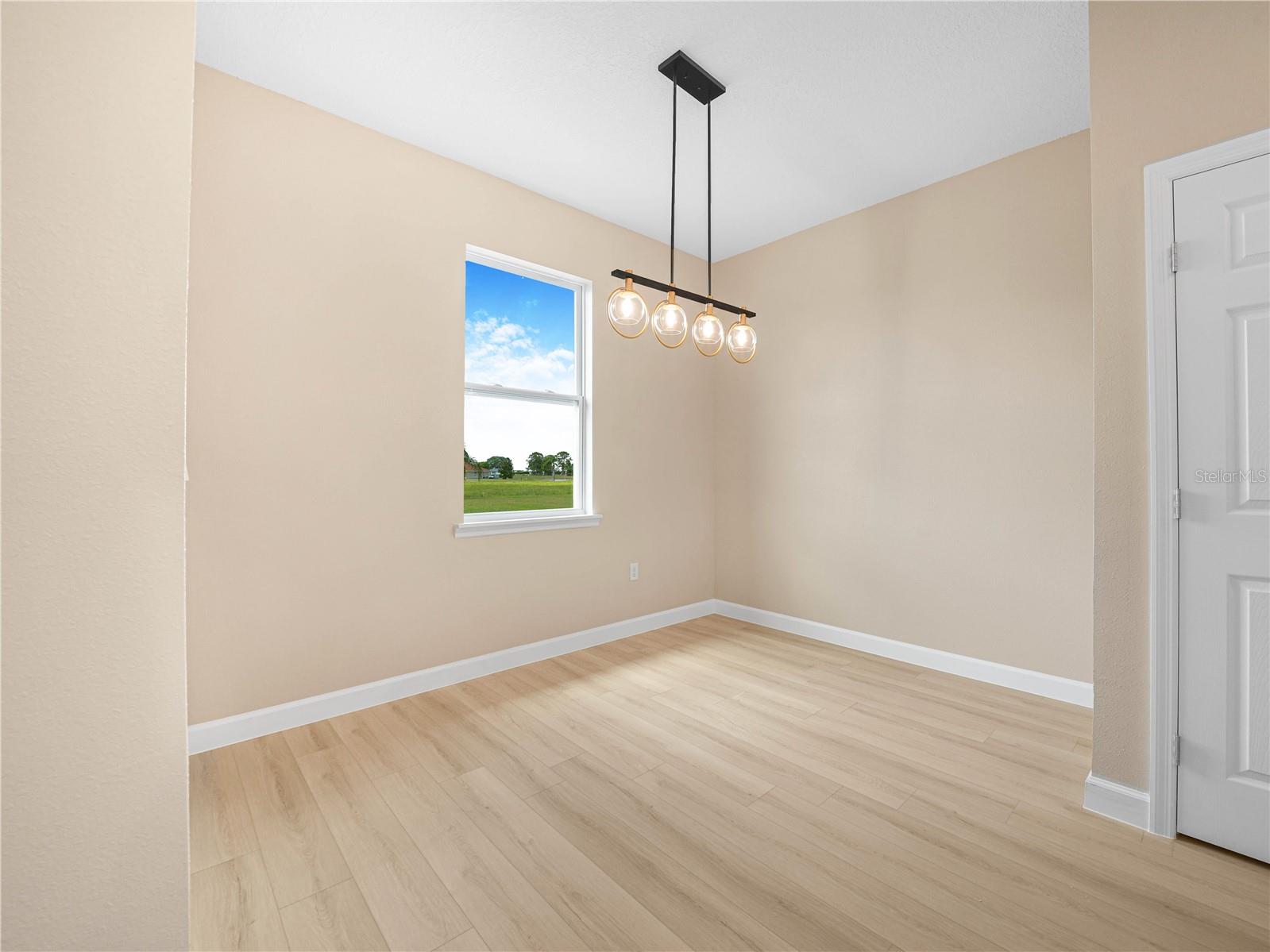 Image 4 of 34 For 7833 Granada Road