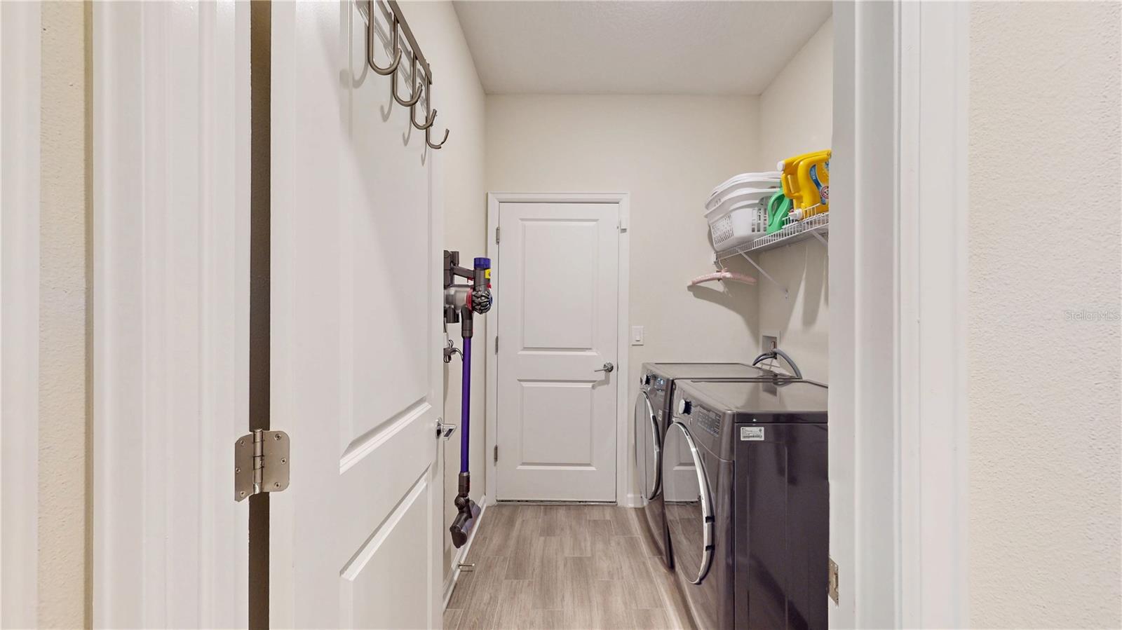 Image 17 of 25 For 4191 Holstein Street
