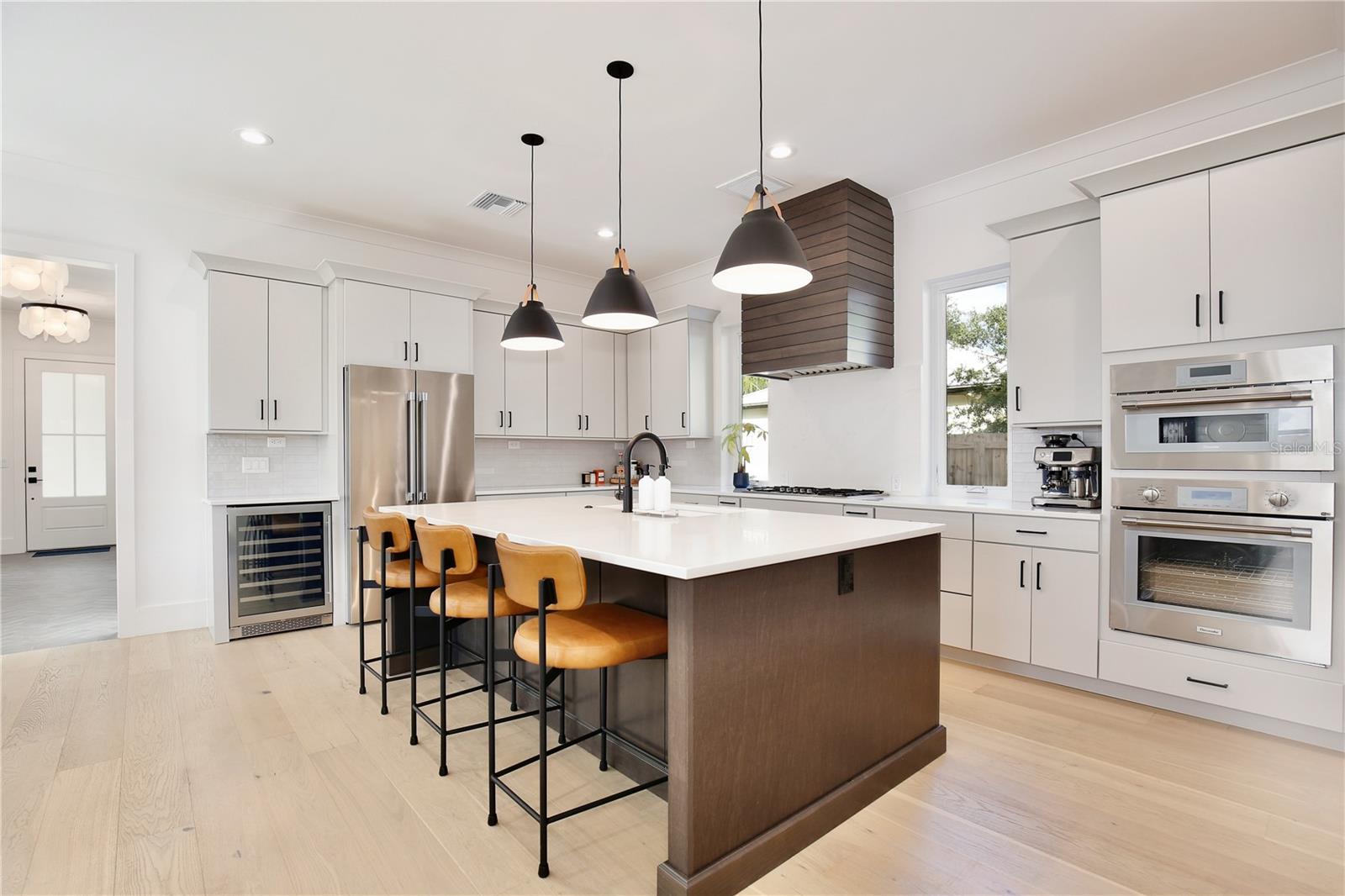 Image 13 of 65 For 833 Dartmouth Street