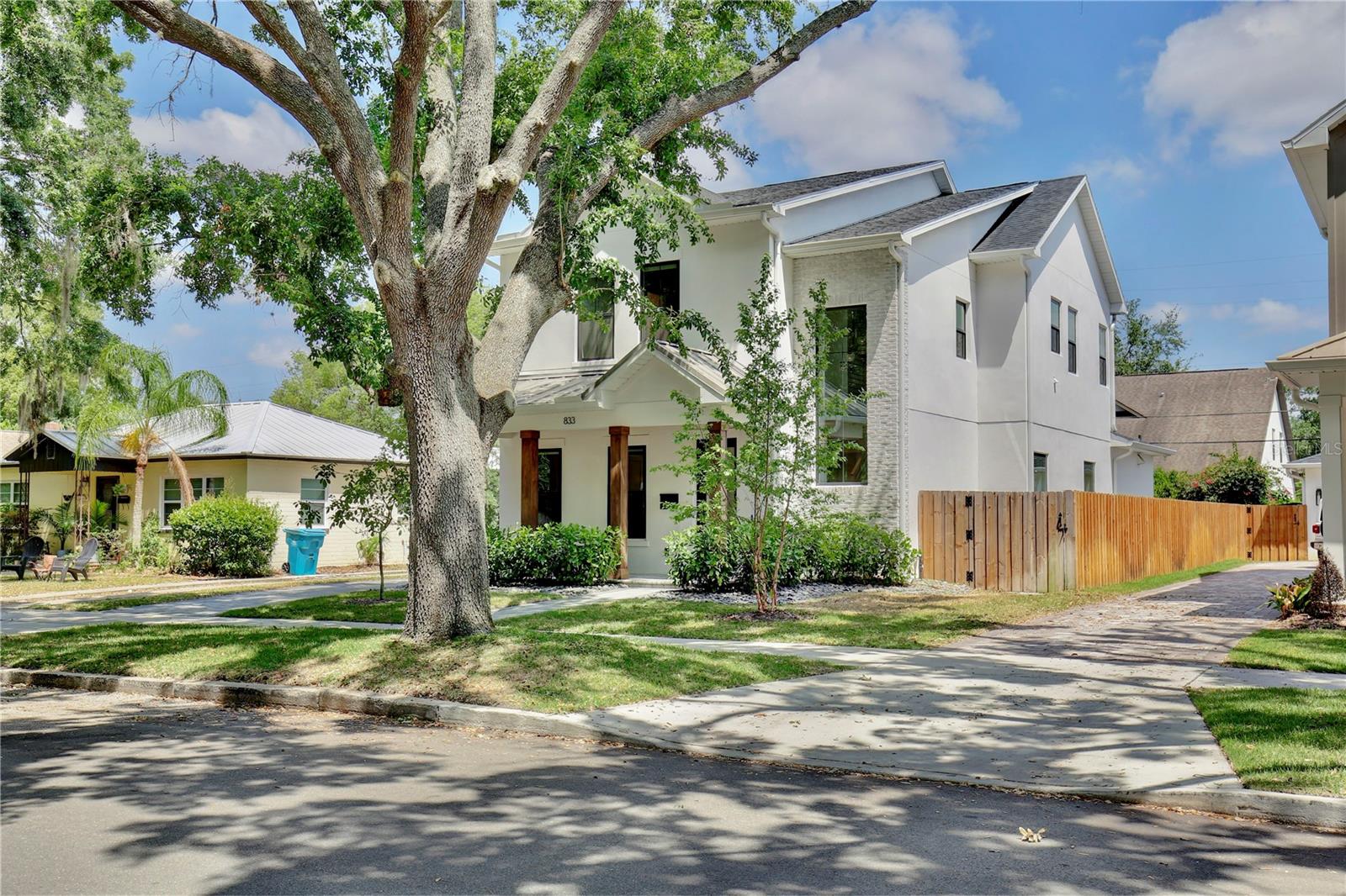 Image 2 of 65 For 833 Dartmouth Street
