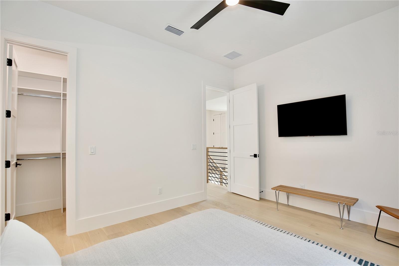 Image 33 of 65 For 833 Dartmouth Street