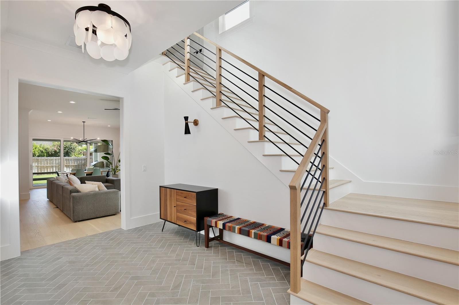 Image 8 of 65 For 833 Dartmouth Street