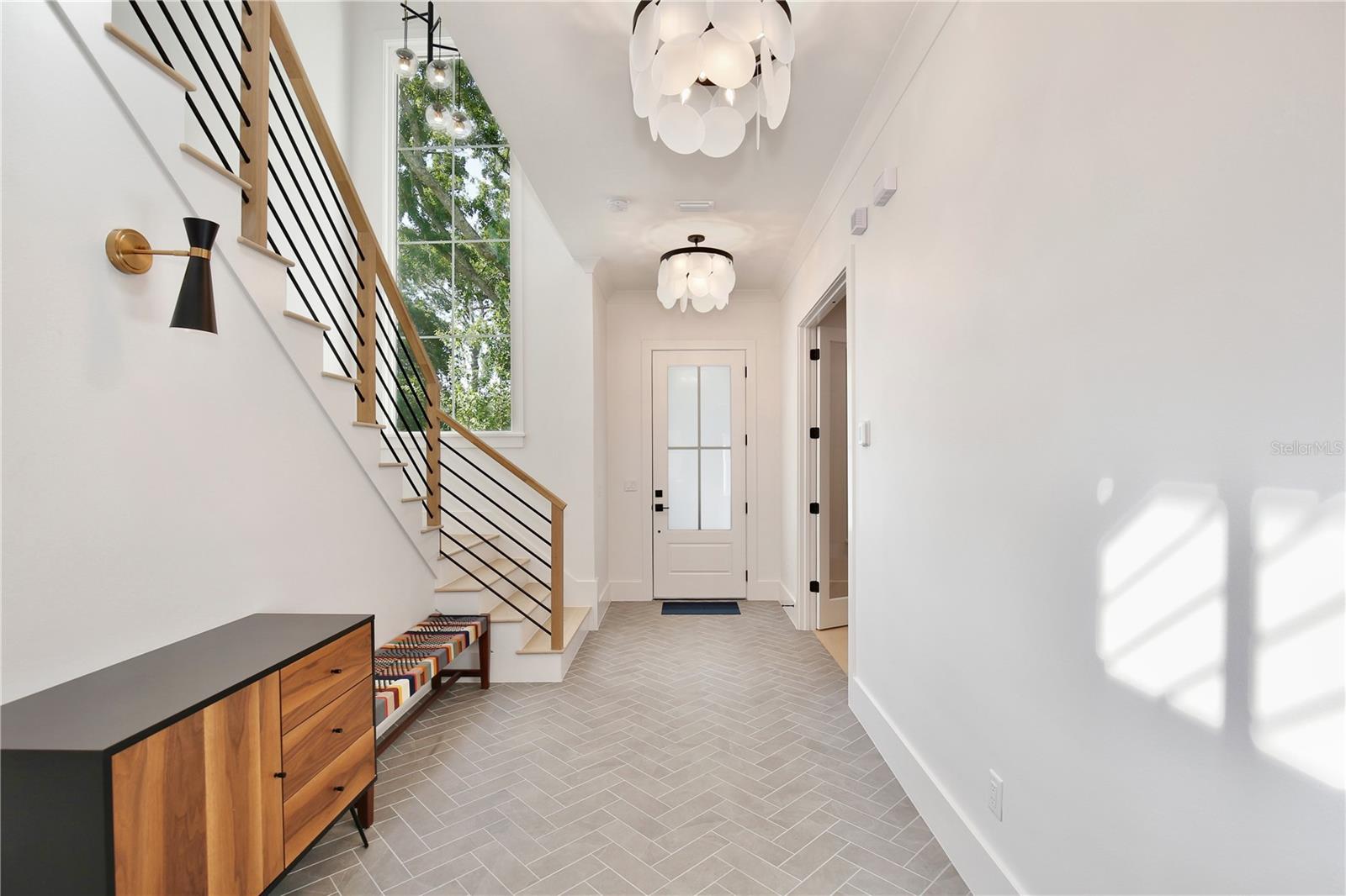 Image 9 of 65 For 833 Dartmouth Street