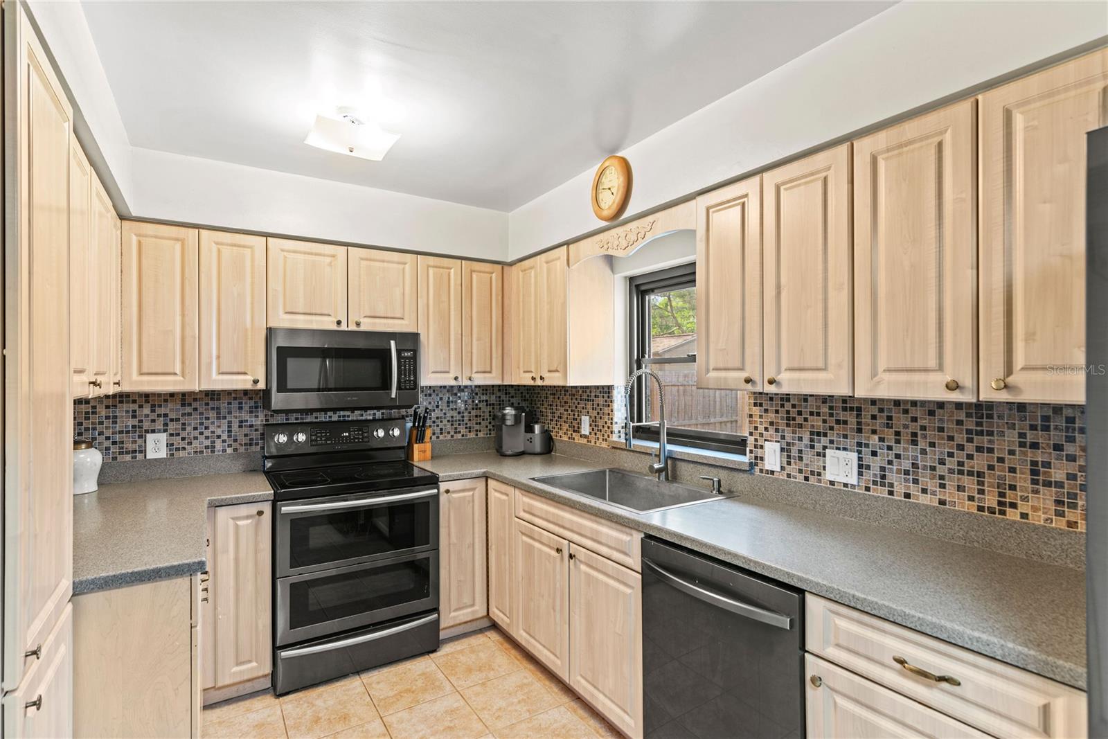 Image 8 of 41 For 4021 Hargill Drive