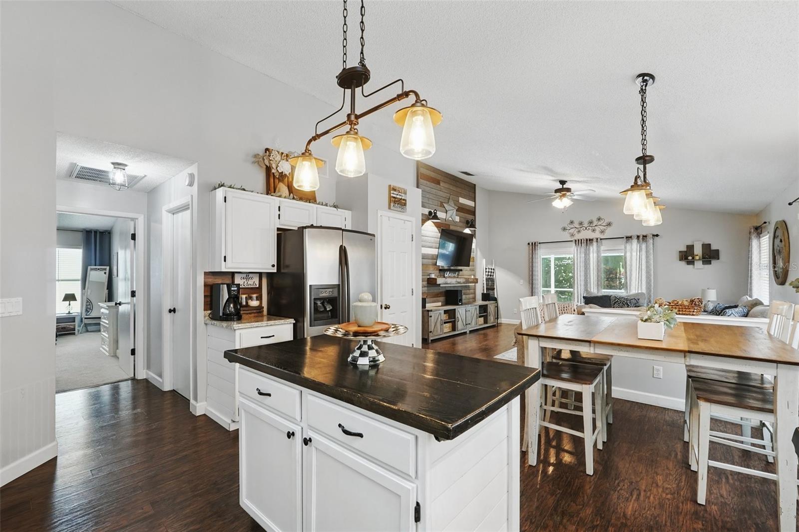 Image 11 of 36 For 2611 Burwood Avenue