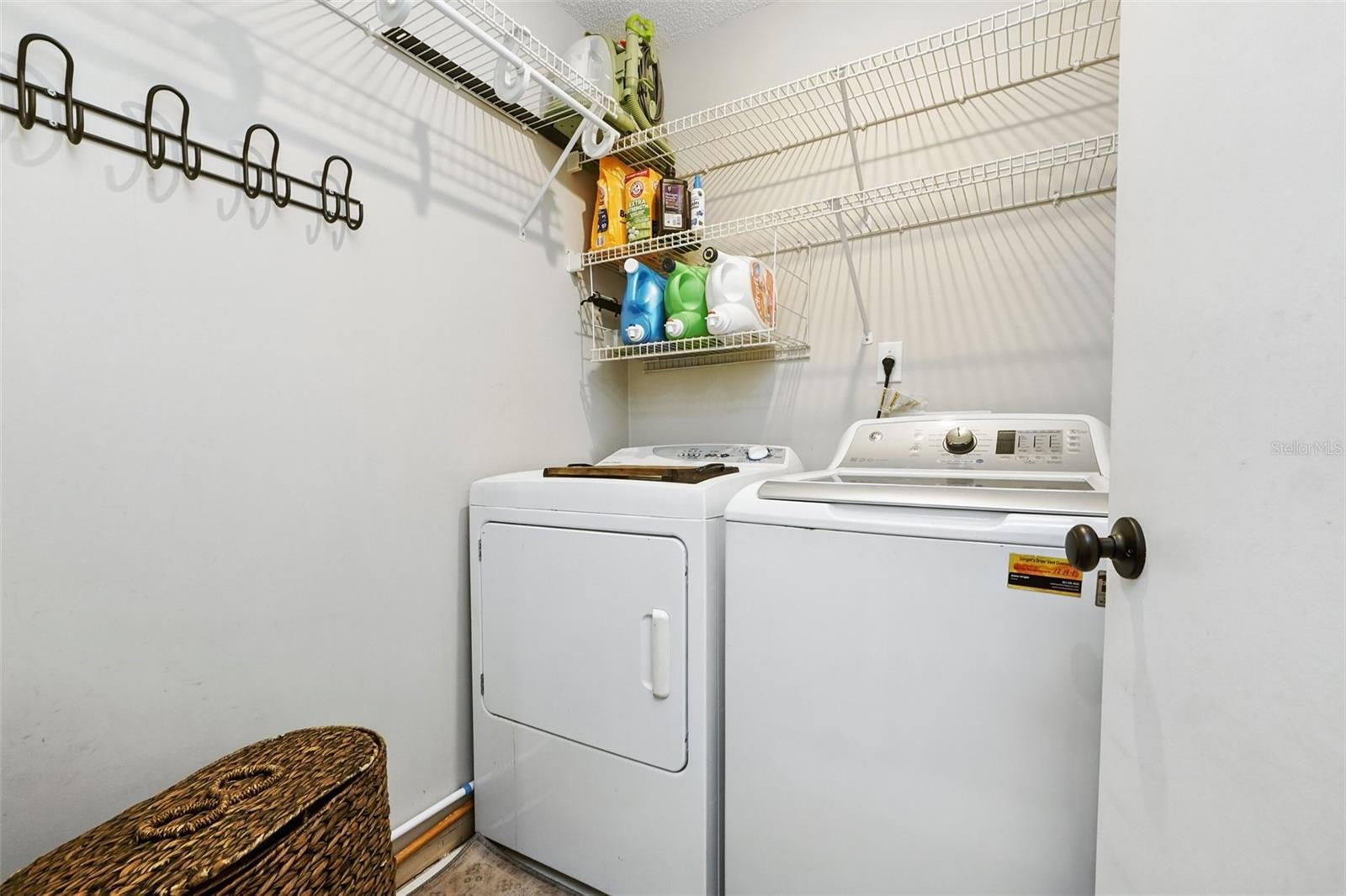 Image 21 of 36 For 2611 Burwood Avenue