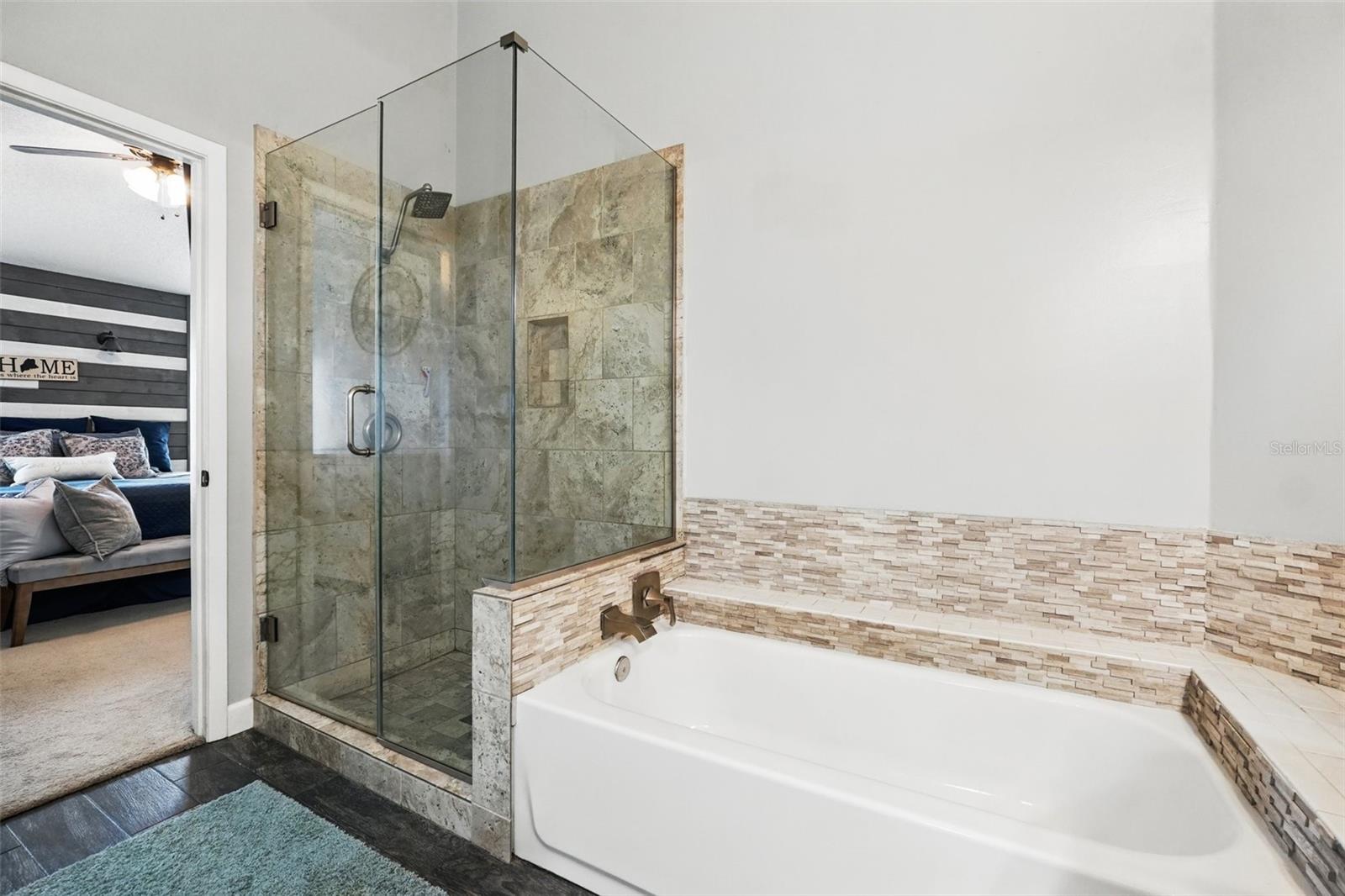 Image 24 of 36 For 2611 Burwood Avenue