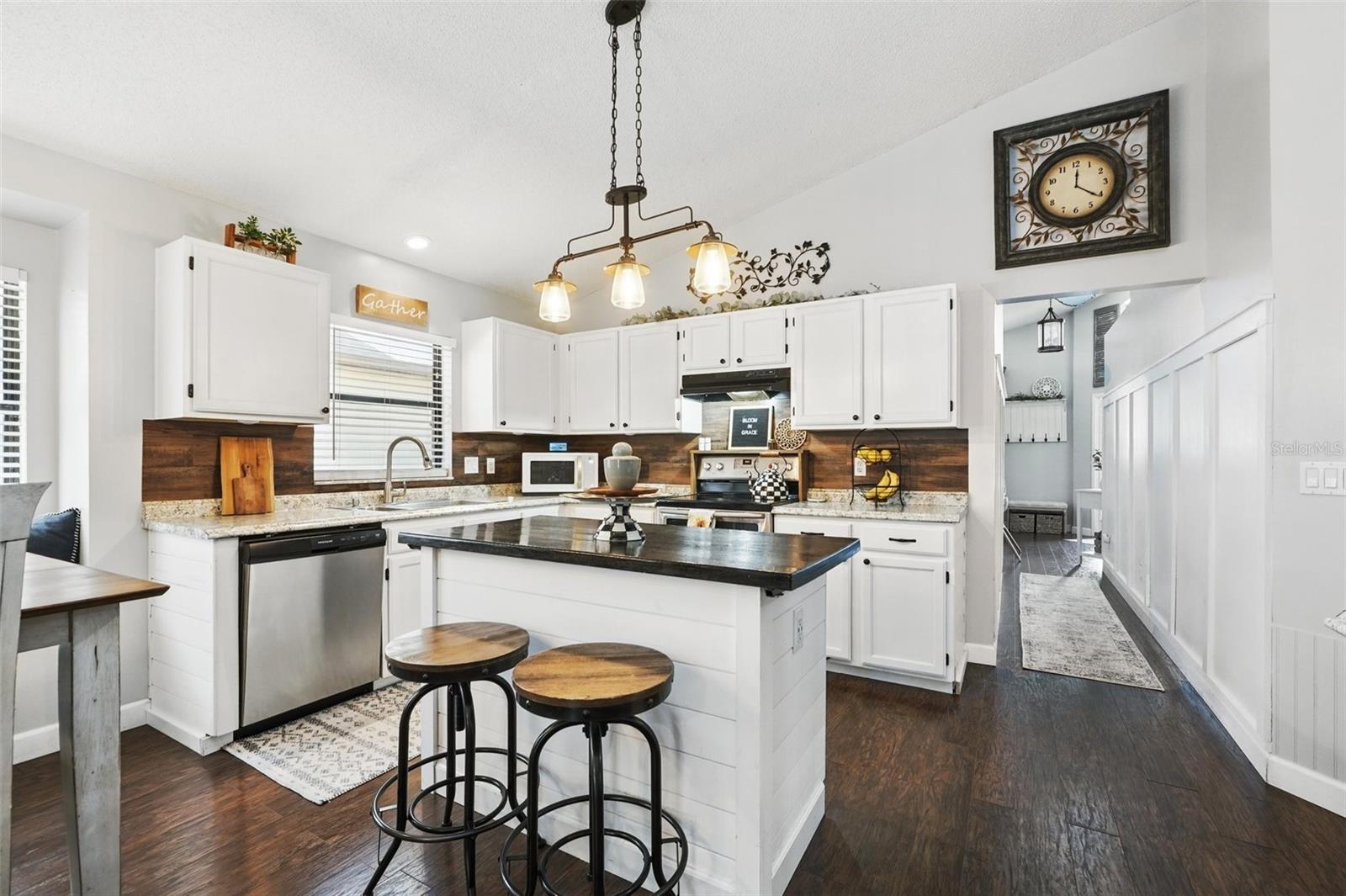 Image 9 of 36 For 2611 Burwood Avenue