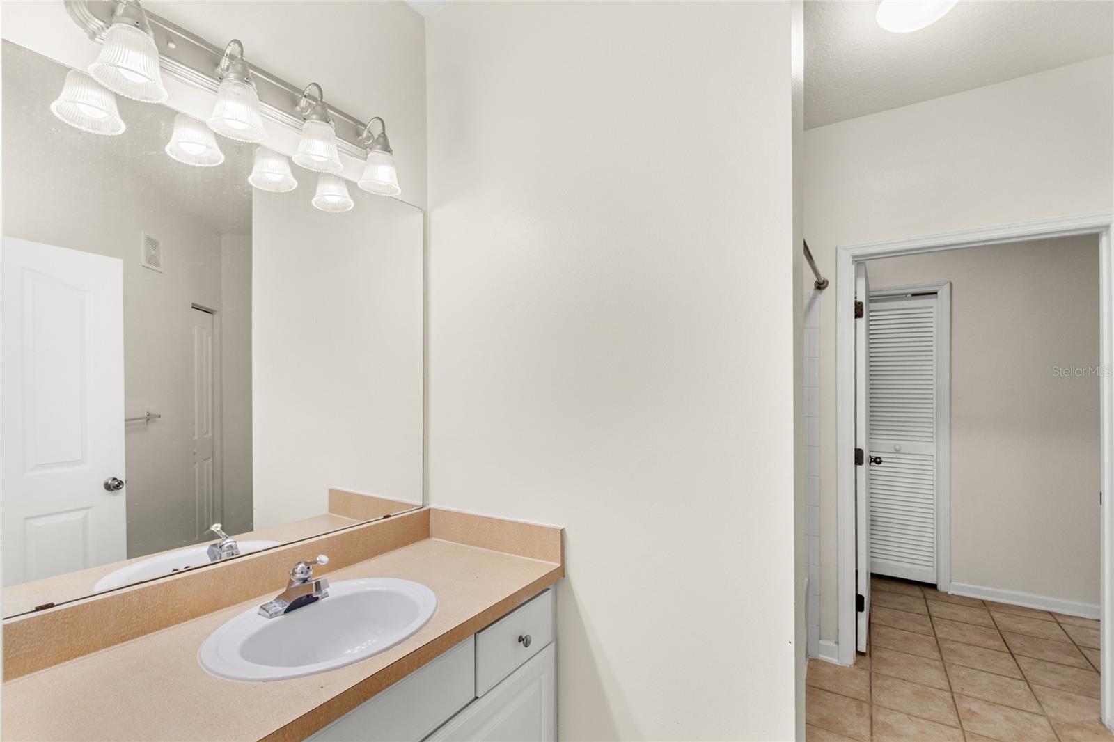 Image 14 of 29 For 12843 Madison Pointe Circle 106