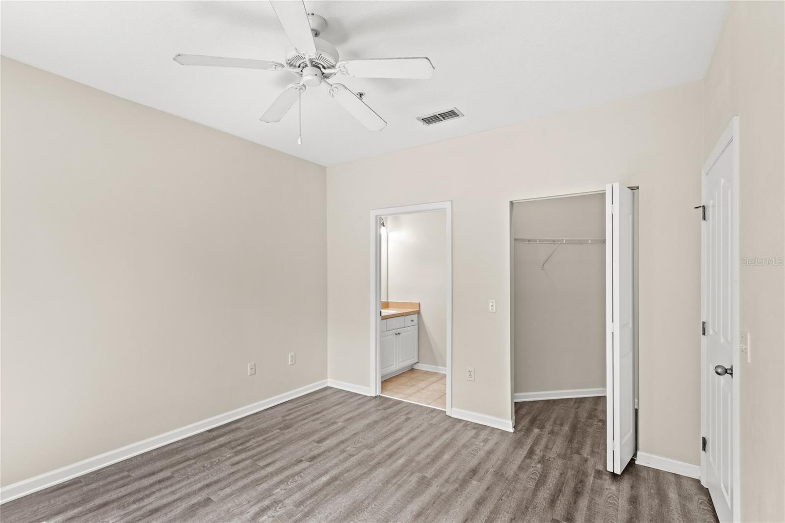 Image 16 of 29 For 12843 Madison Pointe Circle 106