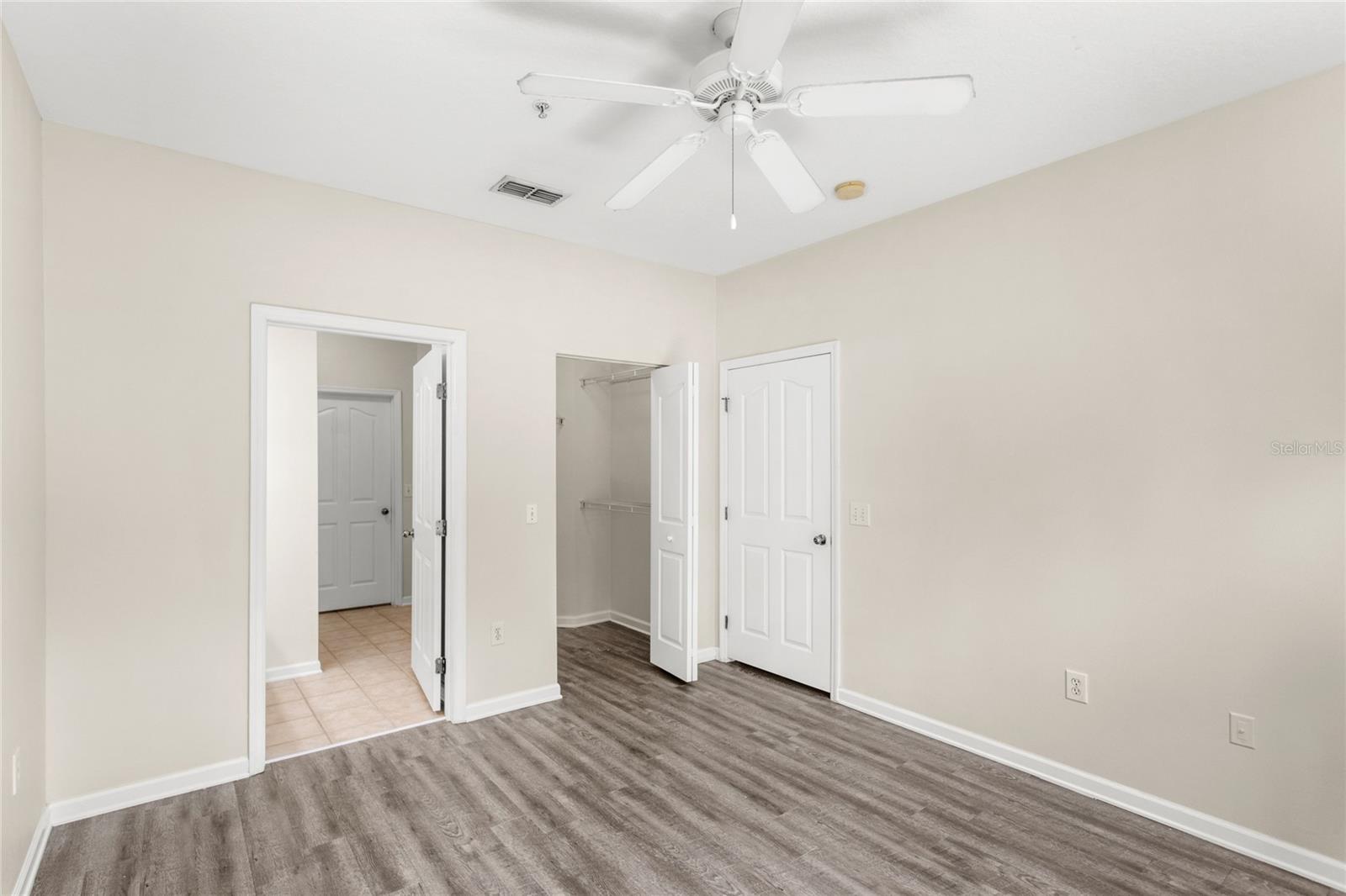 Image 17 of 29 For 12843 Madison Pointe Circle 106