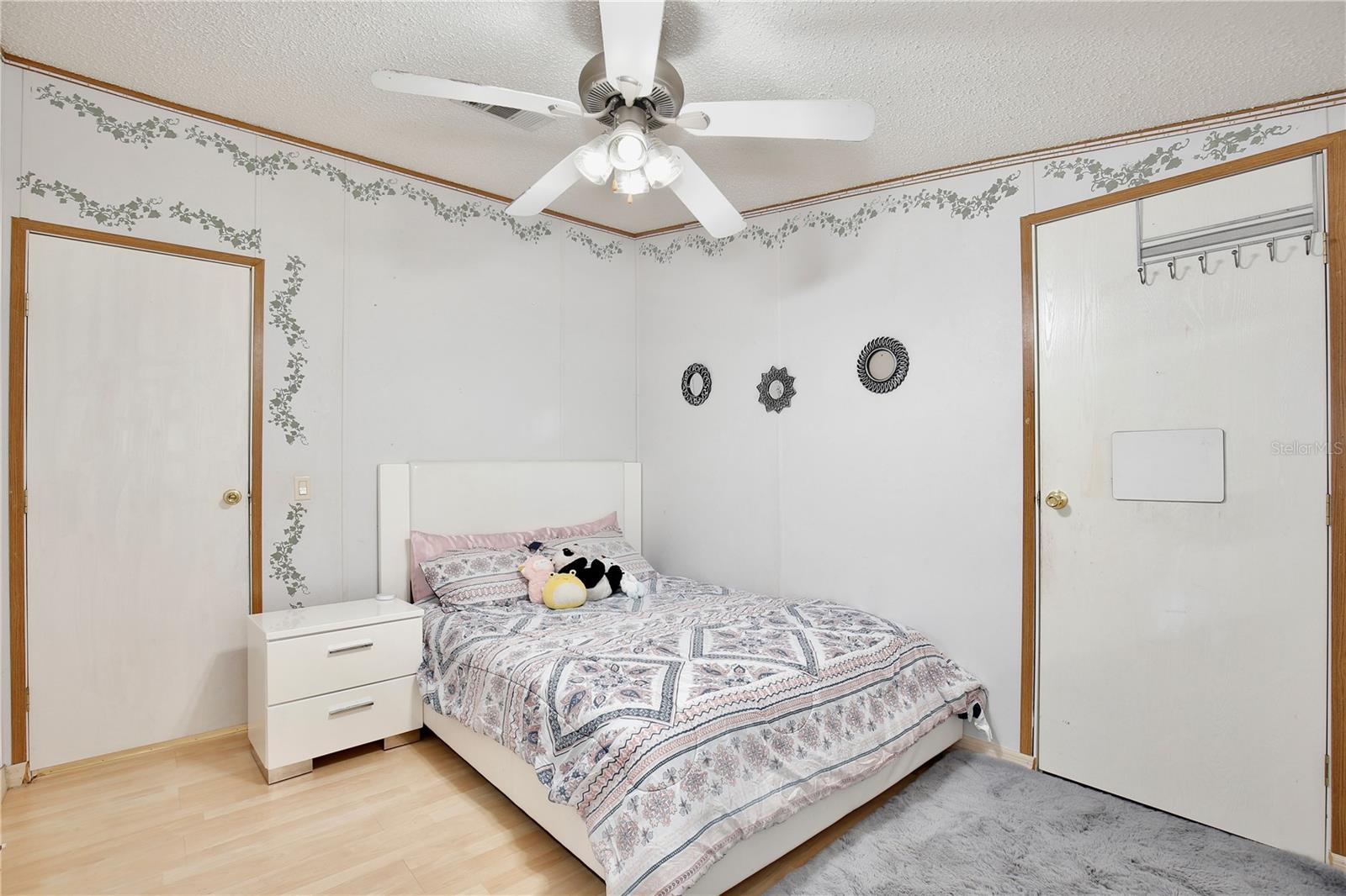 Image 19 of 51 For 18240 Lynbrook Road