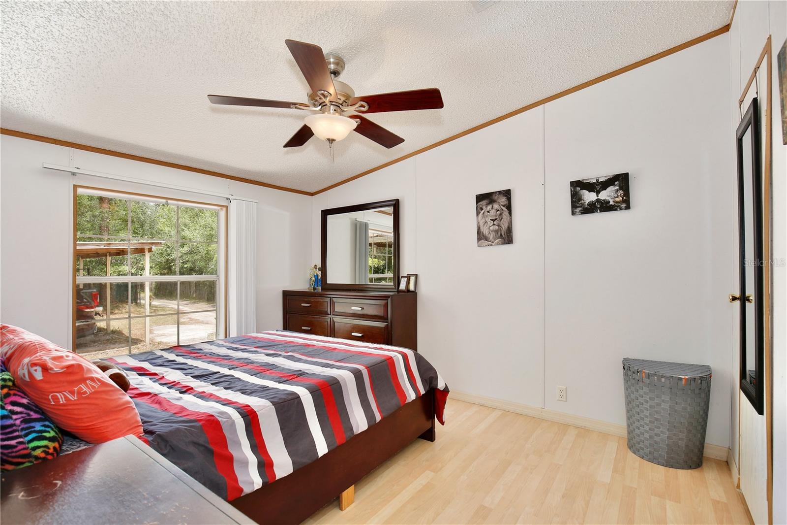 Image 21 of 51 For 18240 Lynbrook Road