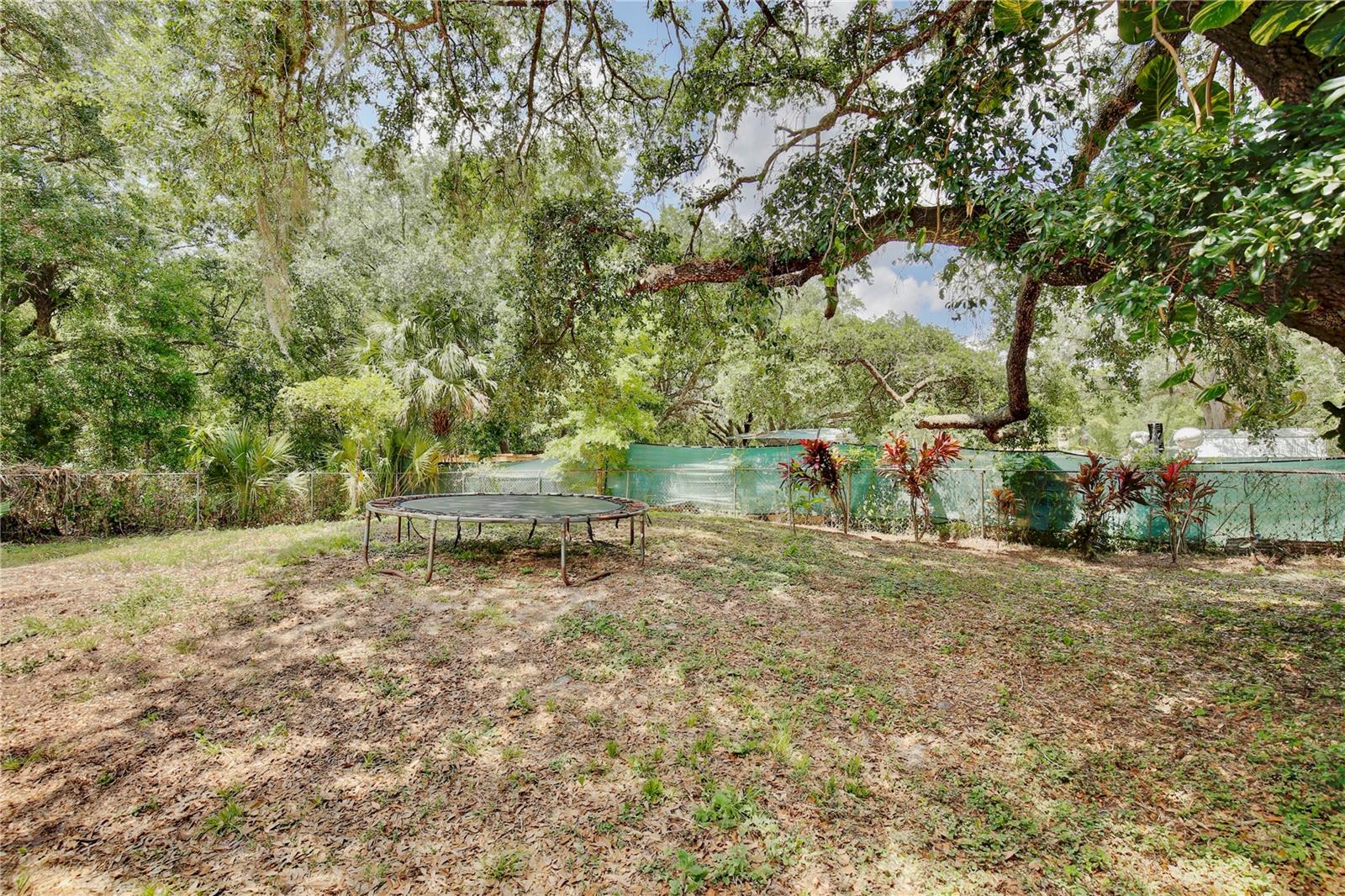 Image 30 of 51 For 18240 Lynbrook Road