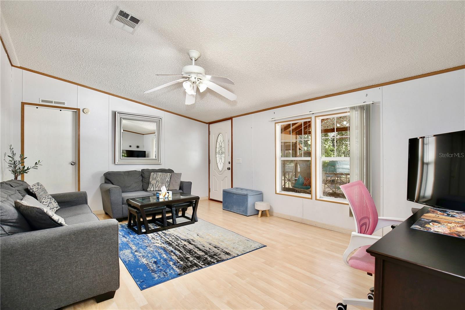 Image 8 of 51 For 18240 Lynbrook Road