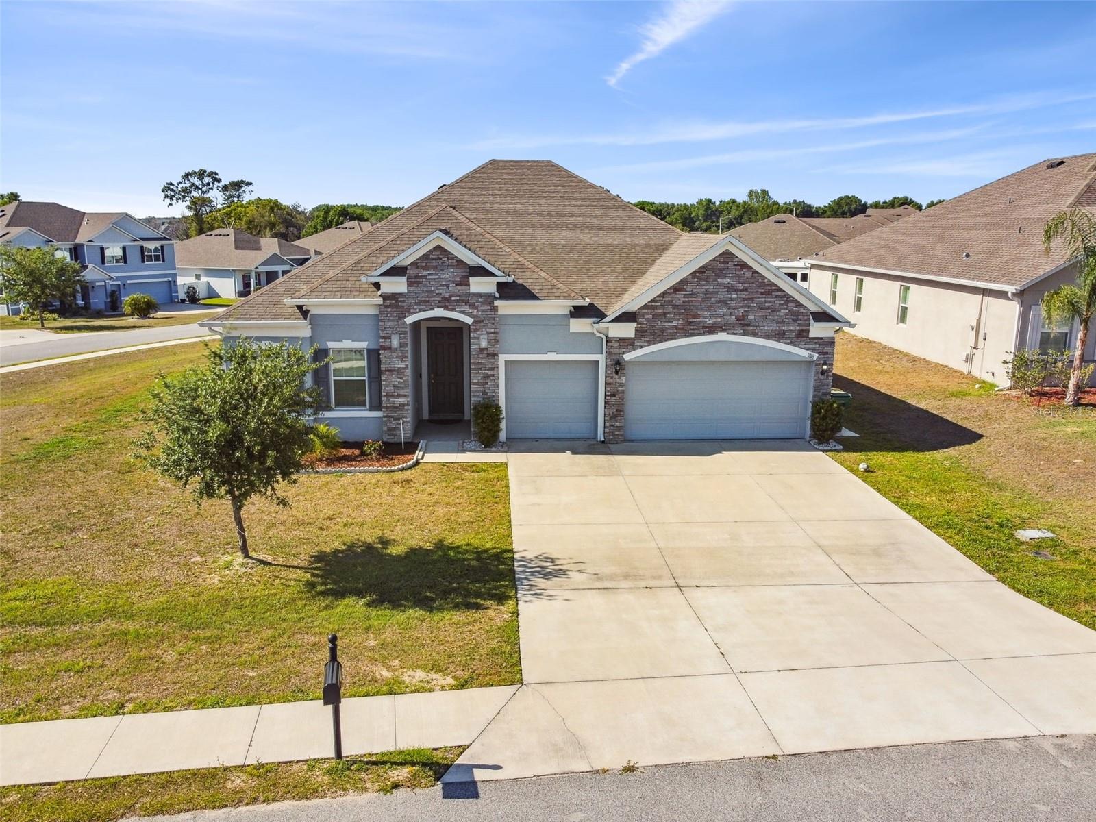 Image 4 of 82 For 1816 Forest Glen Drive