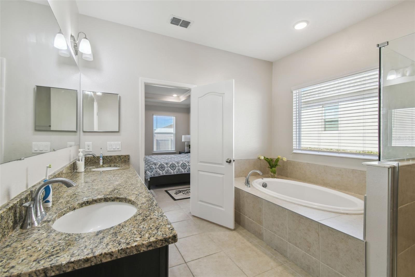 Image 40 of 82 For 1816 Forest Glen Drive