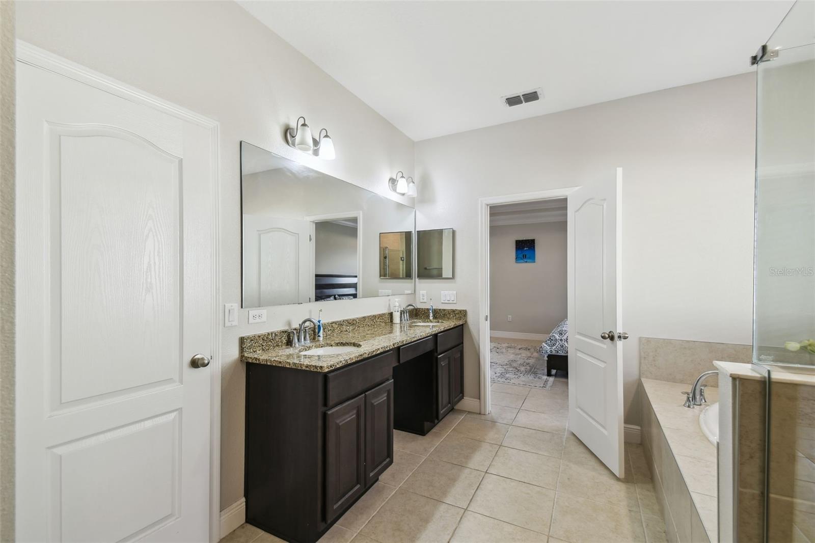 Image 41 of 82 For 1816 Forest Glen Drive