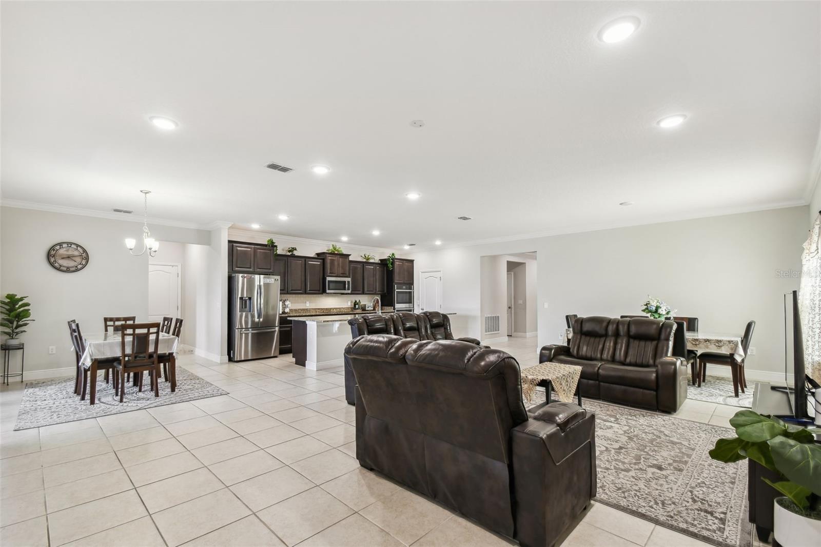 Image 42 of 82 For 1816 Forest Glen Drive