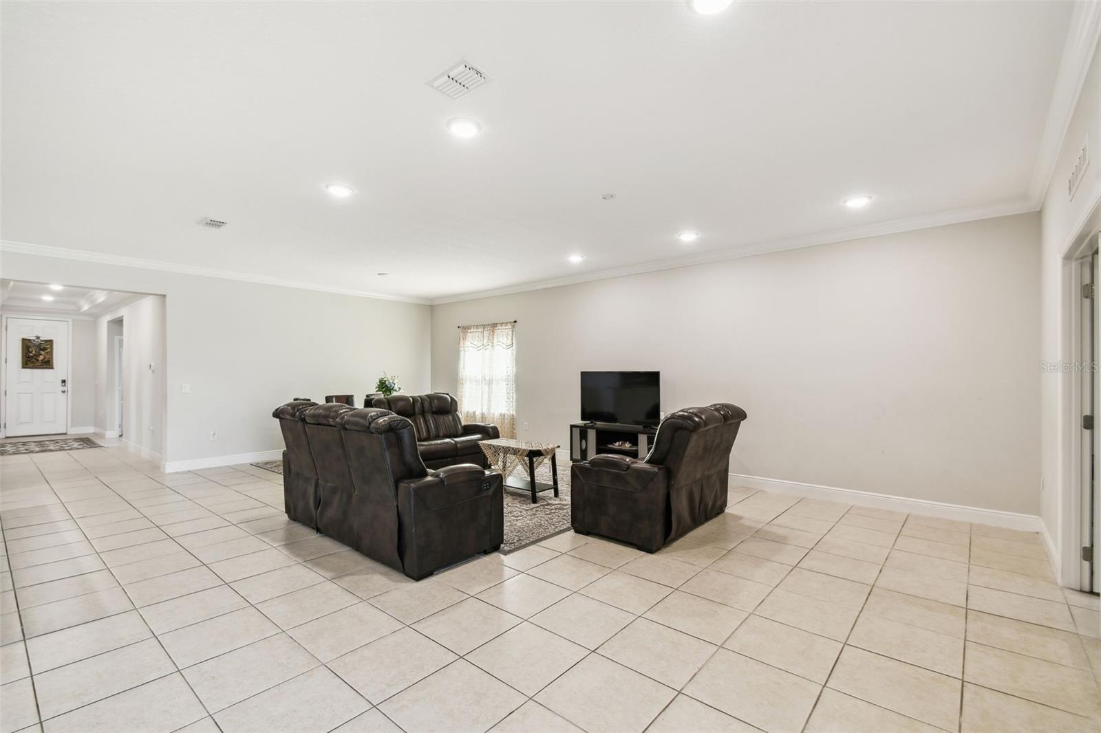 Image 44 of 82 For 1816 Forest Glen Drive