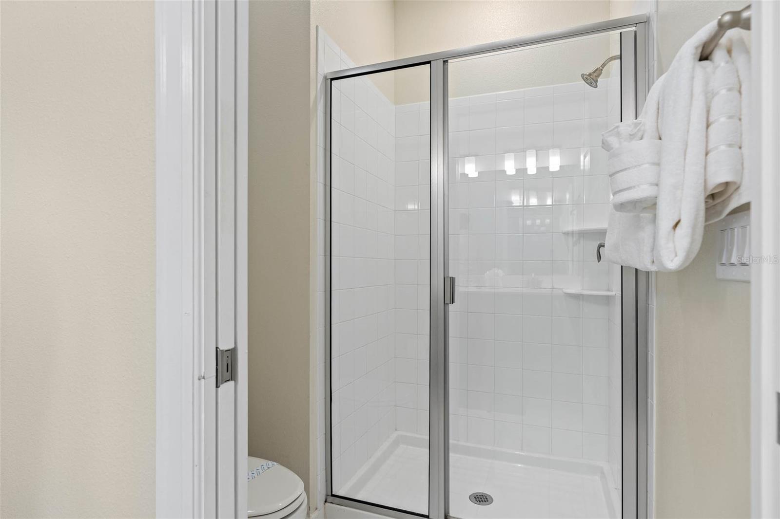 Image 37 of 41 For 4918 Windermere Avenue