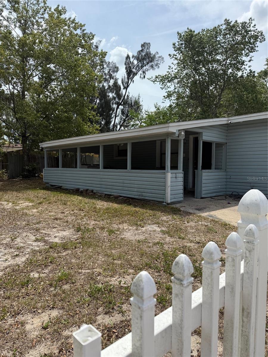 Image 4 of 13 For 1238 Lakecrest Drive