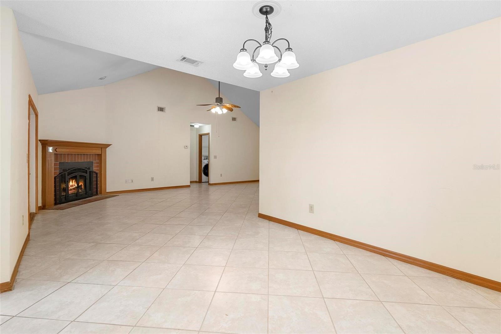 Image 19 of 43 For 1003 Chesterfield Circle