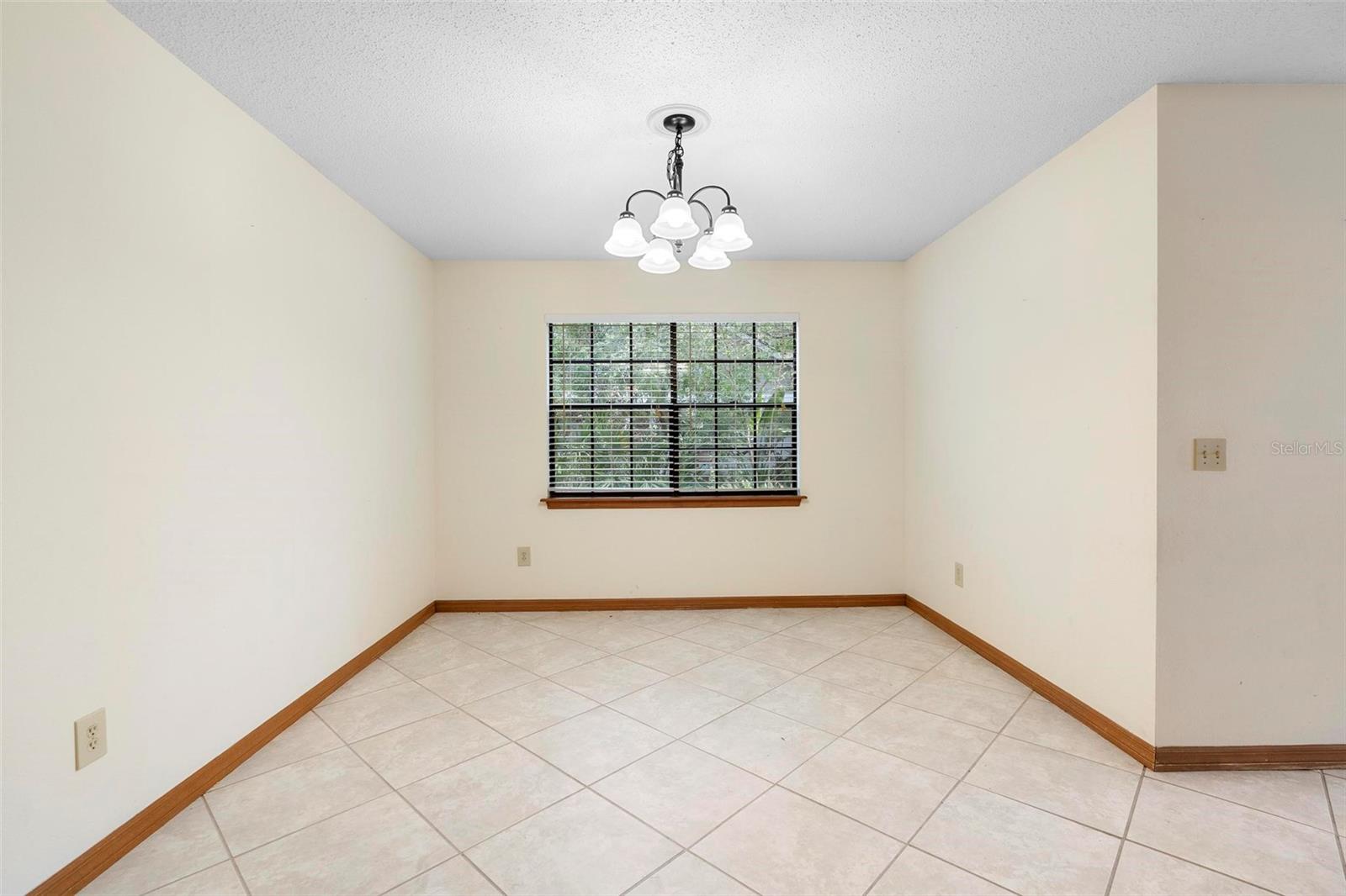 Image 20 of 43 For 1003 Chesterfield Circle