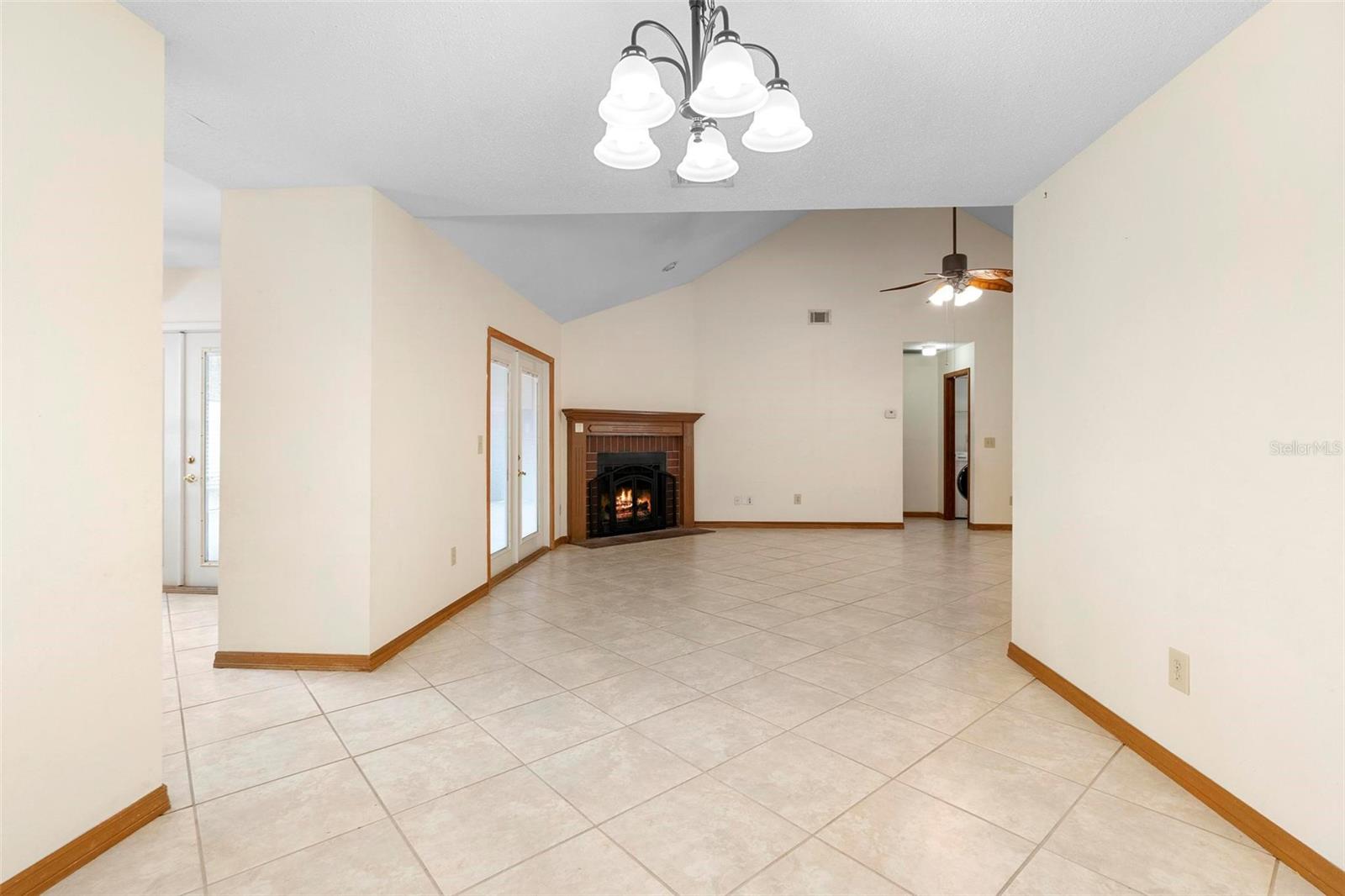 Image 21 of 43 For 1003 Chesterfield Circle