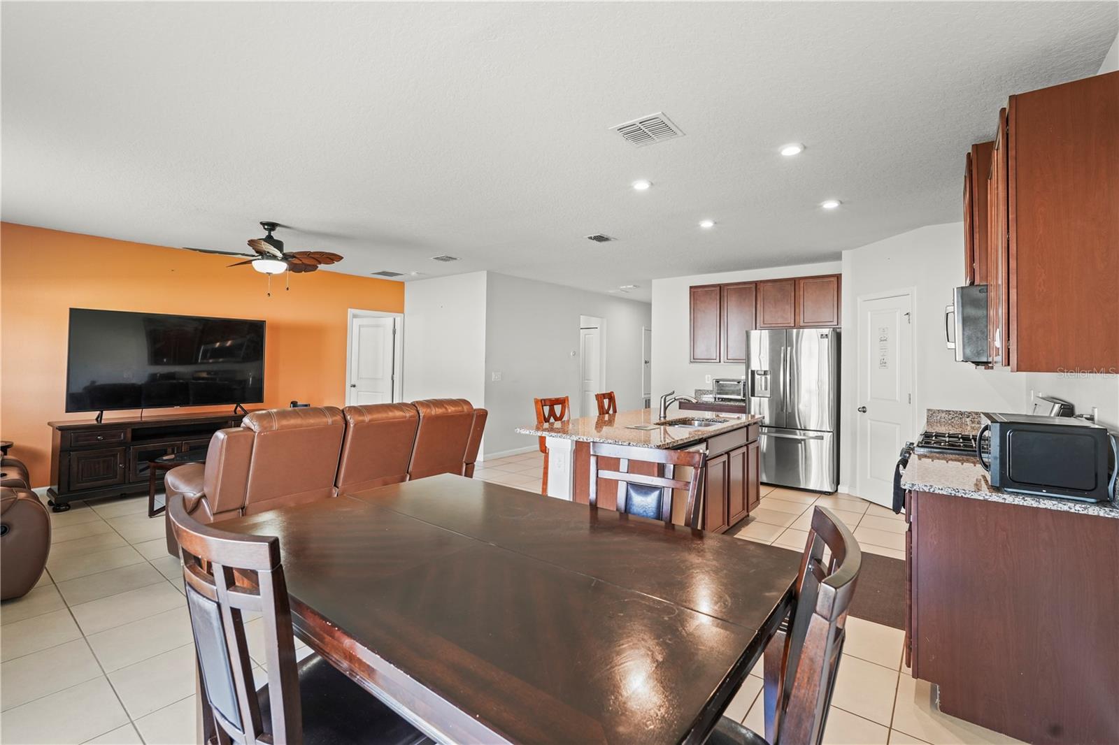 Image 10 of 41 For 714 Golden Elm Drive