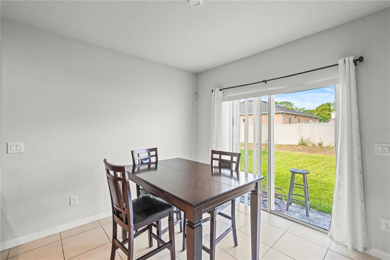 Image 11 of 41 For 714 Golden Elm Drive