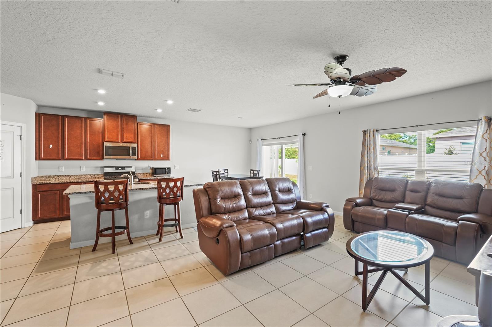 Image 15 of 41 For 714 Golden Elm Drive