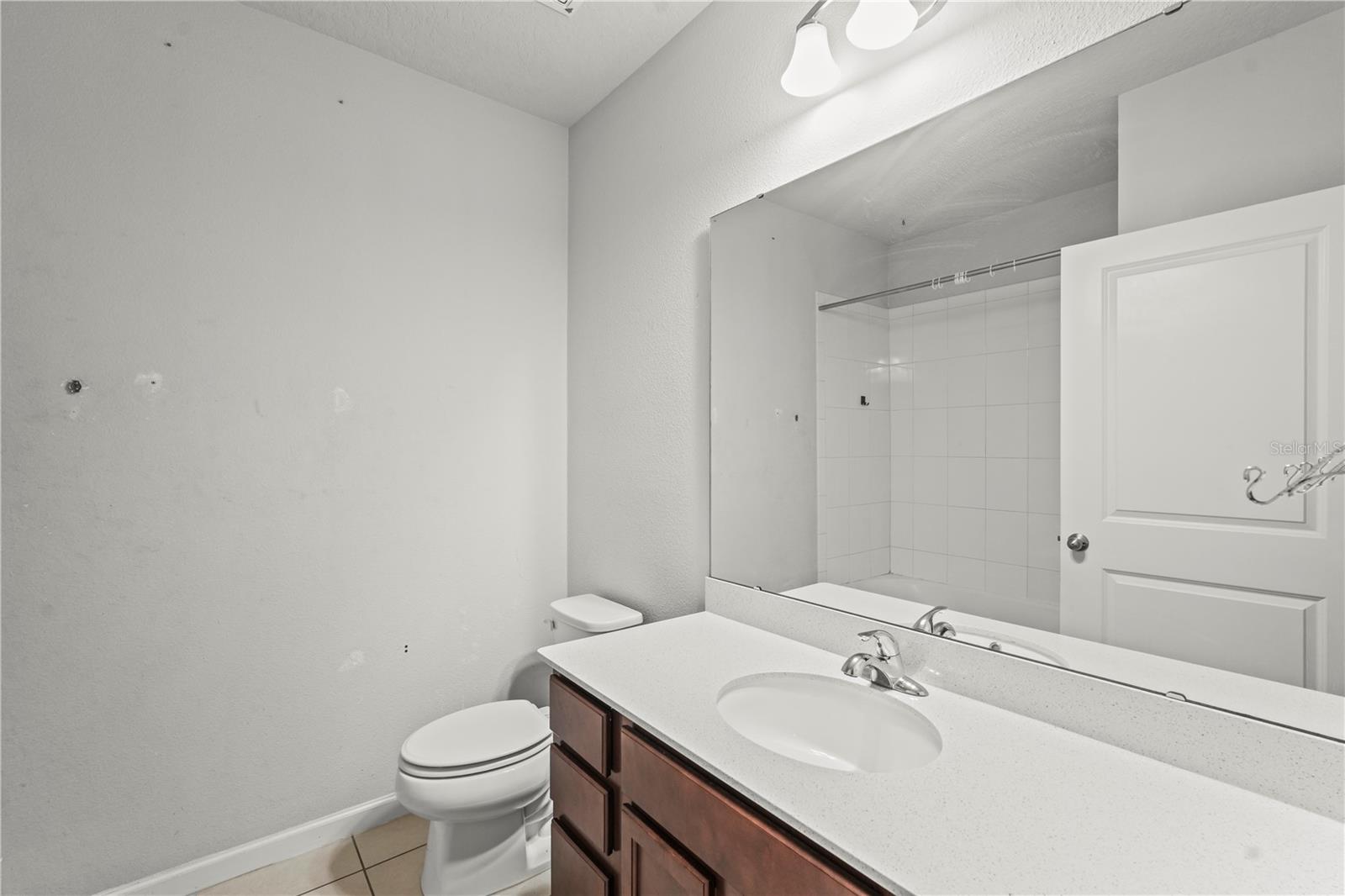 Image 20 of 41 For 714 Golden Elm Drive