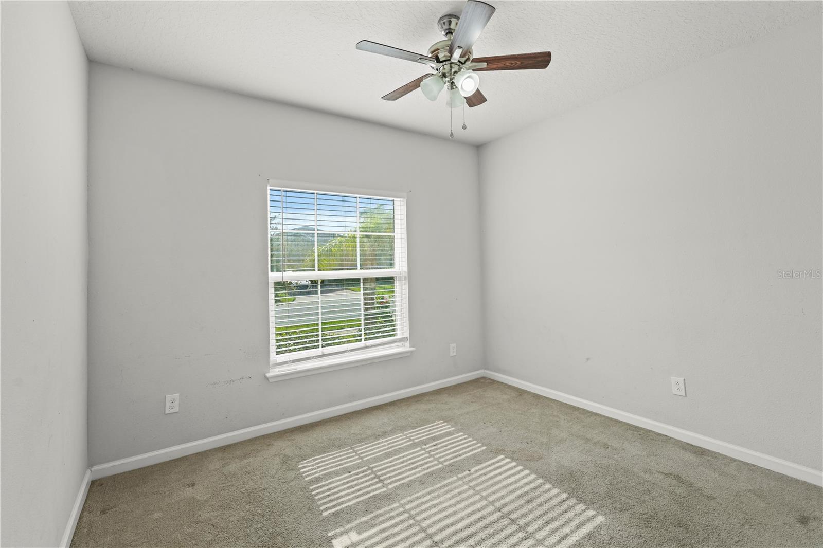 Image 22 of 41 For 714 Golden Elm Drive