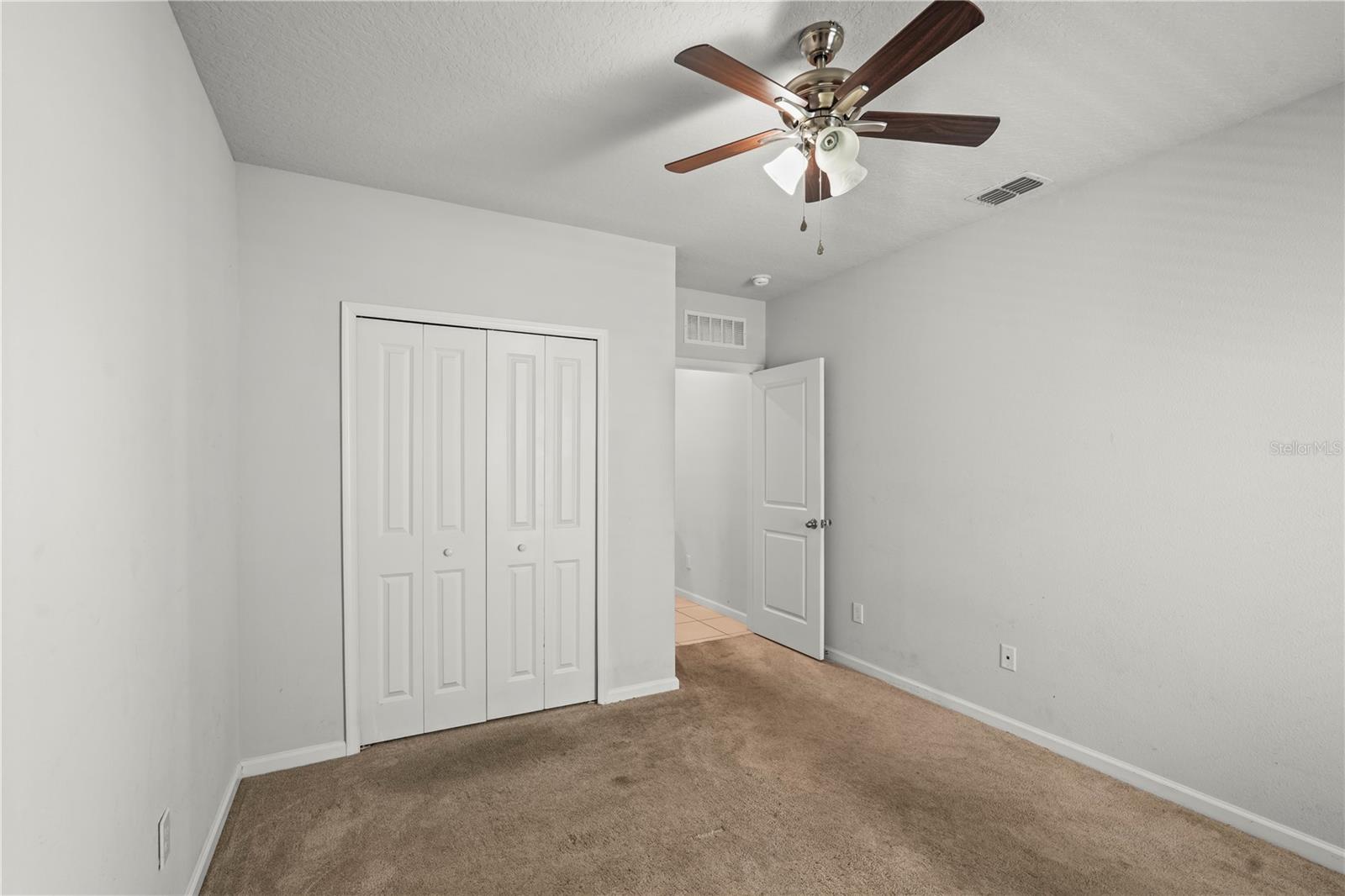Image 25 of 41 For 714 Golden Elm Drive