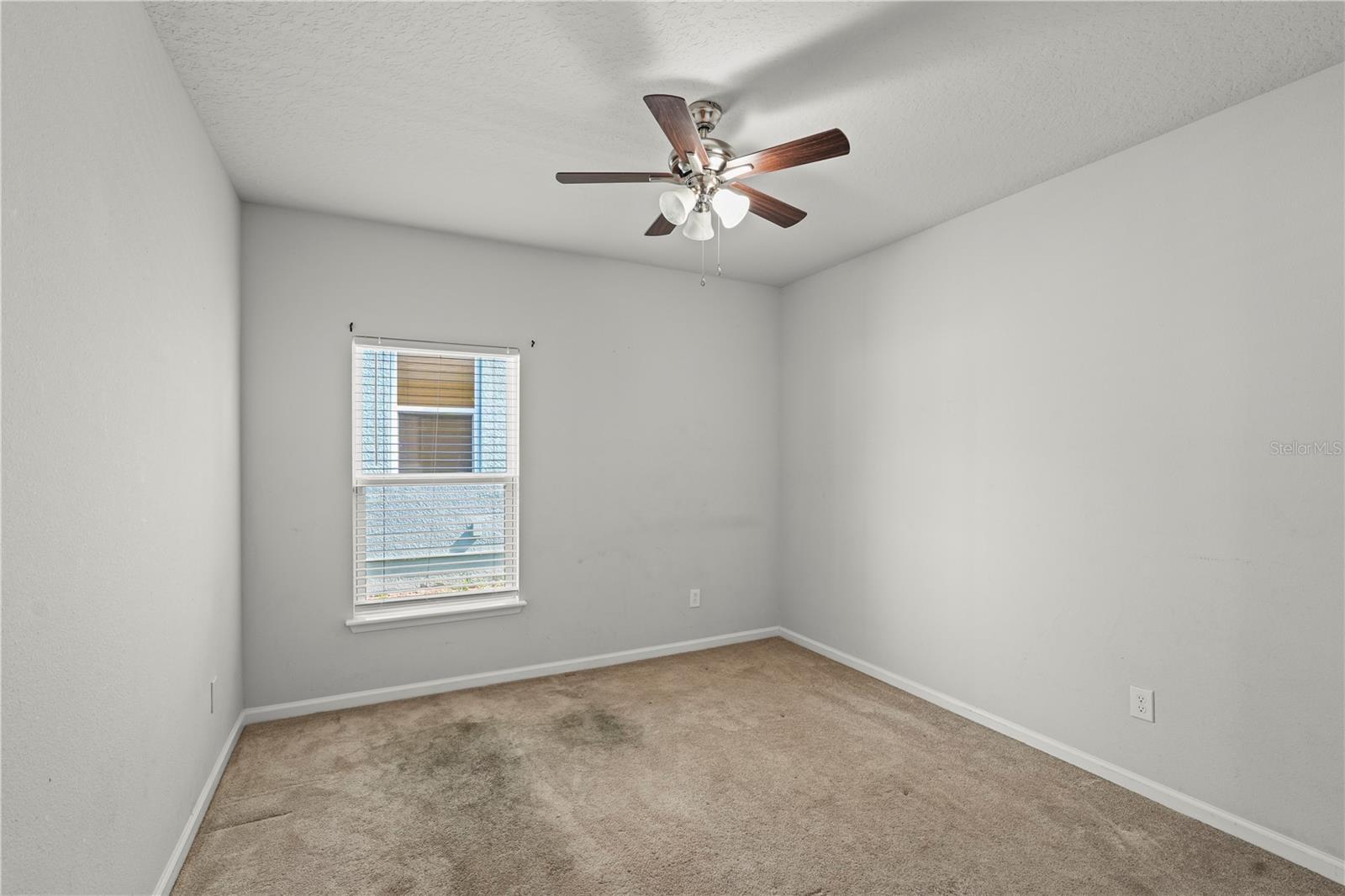 Image 26 of 41 For 714 Golden Elm Drive