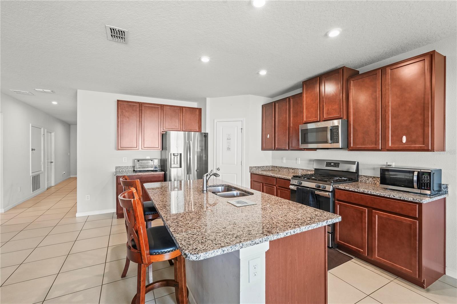 Image 5 of 41 For 714 Golden Elm Drive