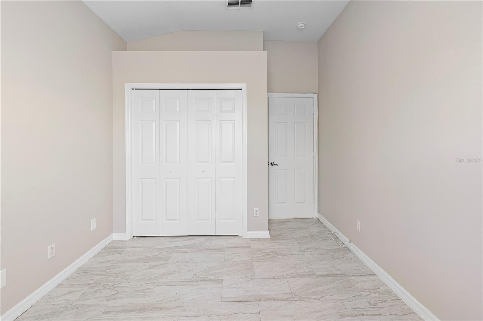 Image 26 of 44 For 9885 Montclair Circle Circle