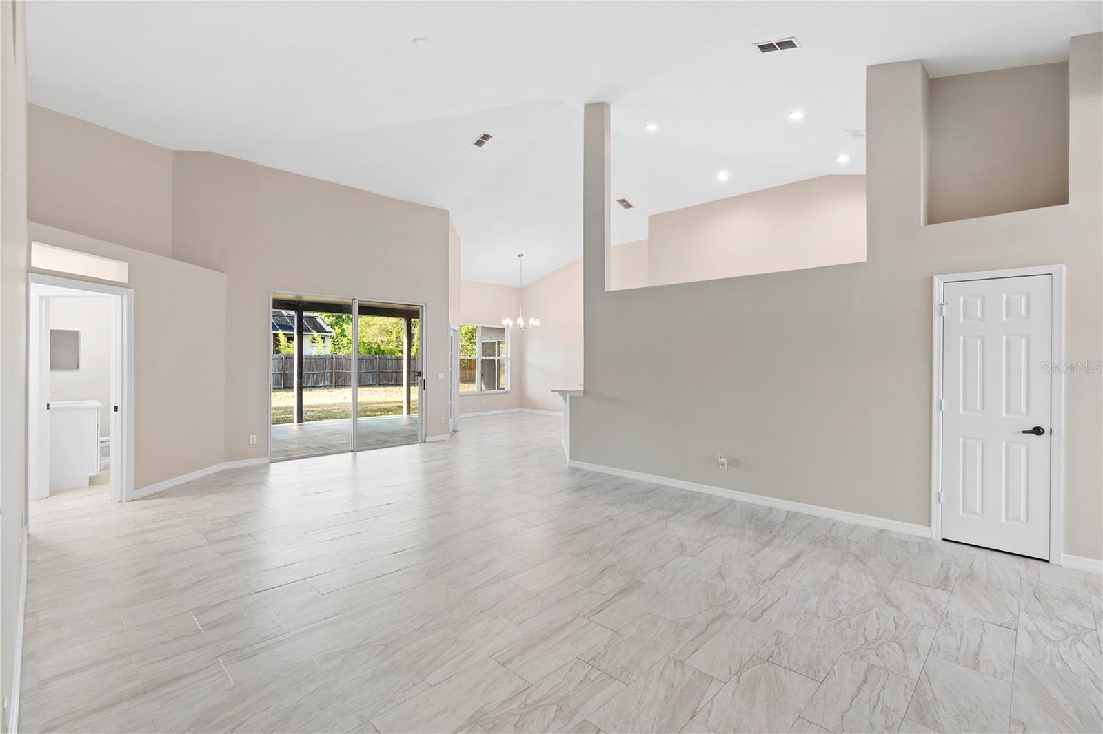 Image 30 of 44 For 9885 Montclair Circle Circle
